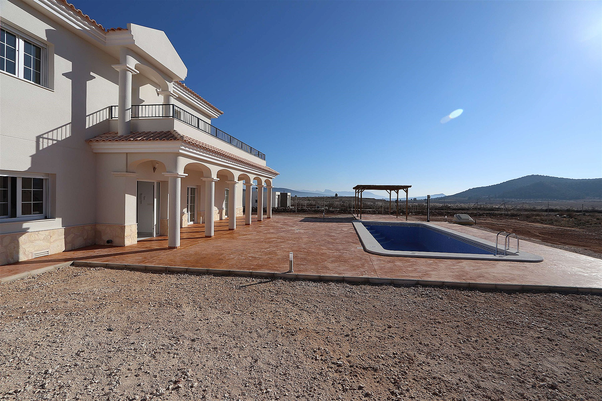 Resale - 4 Bedroom 3 Bathroom Villa in Pinoso -  - Alicante