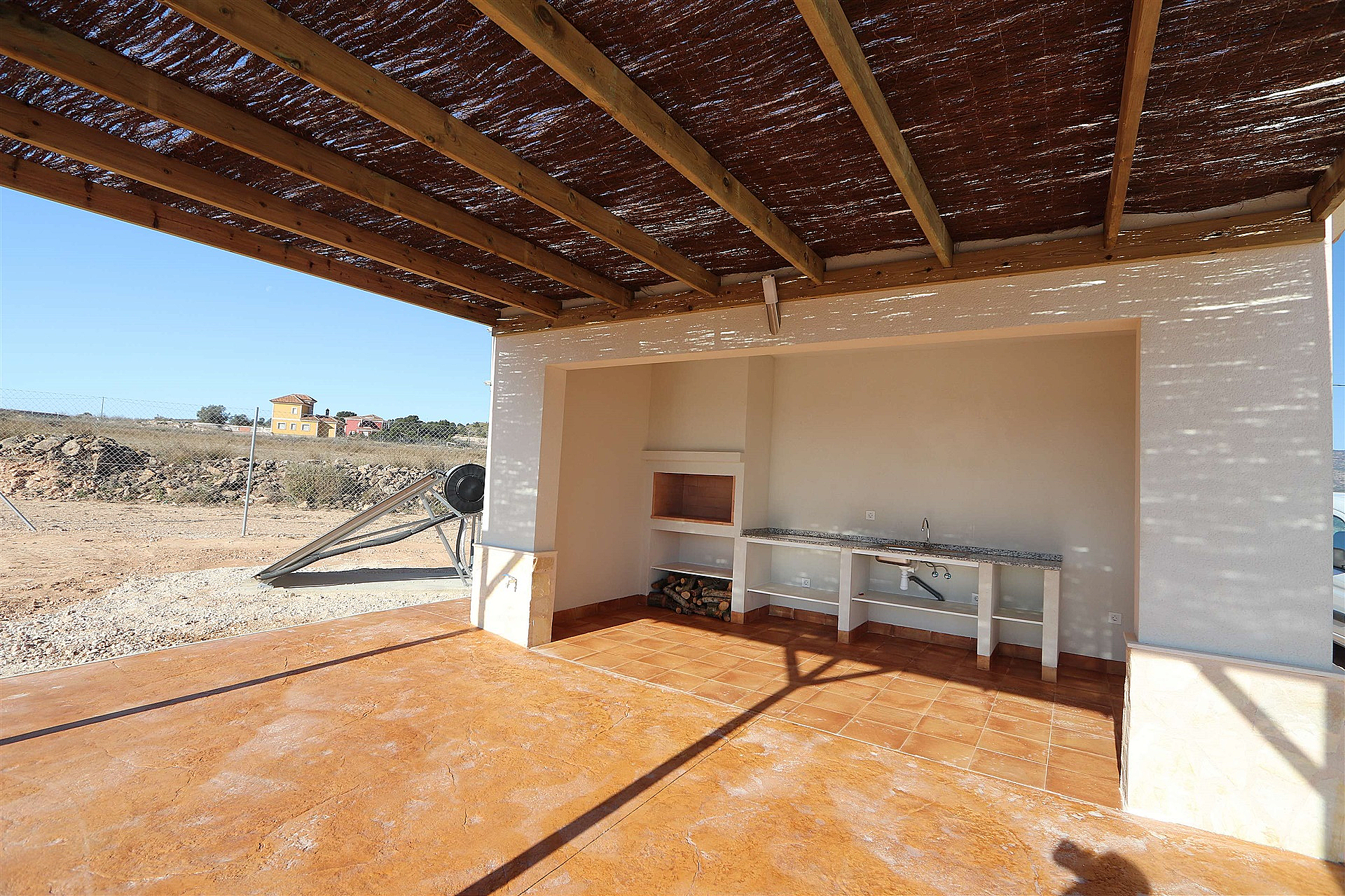 Resale - 4 Bedroom 3 Bathroom Villa in Pinoso -  - Alicante