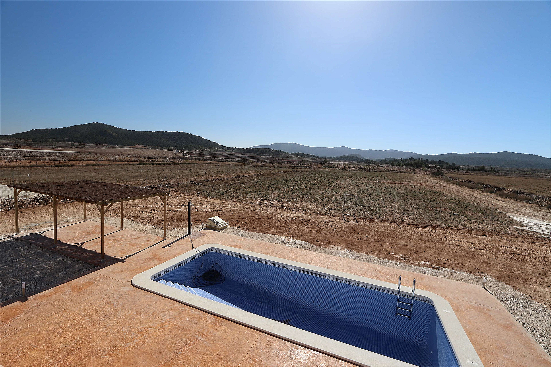 Resale - 4 Bedroom 3 Bathroom Villa in Pinoso -  - Alicante