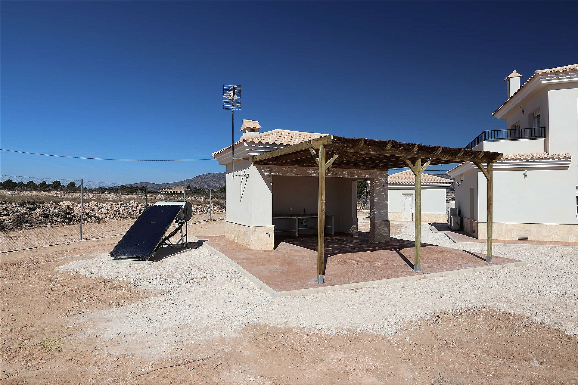 Resale - 4 Bedroom 3 Bathroom Villa in Pinoso -  - Alicante