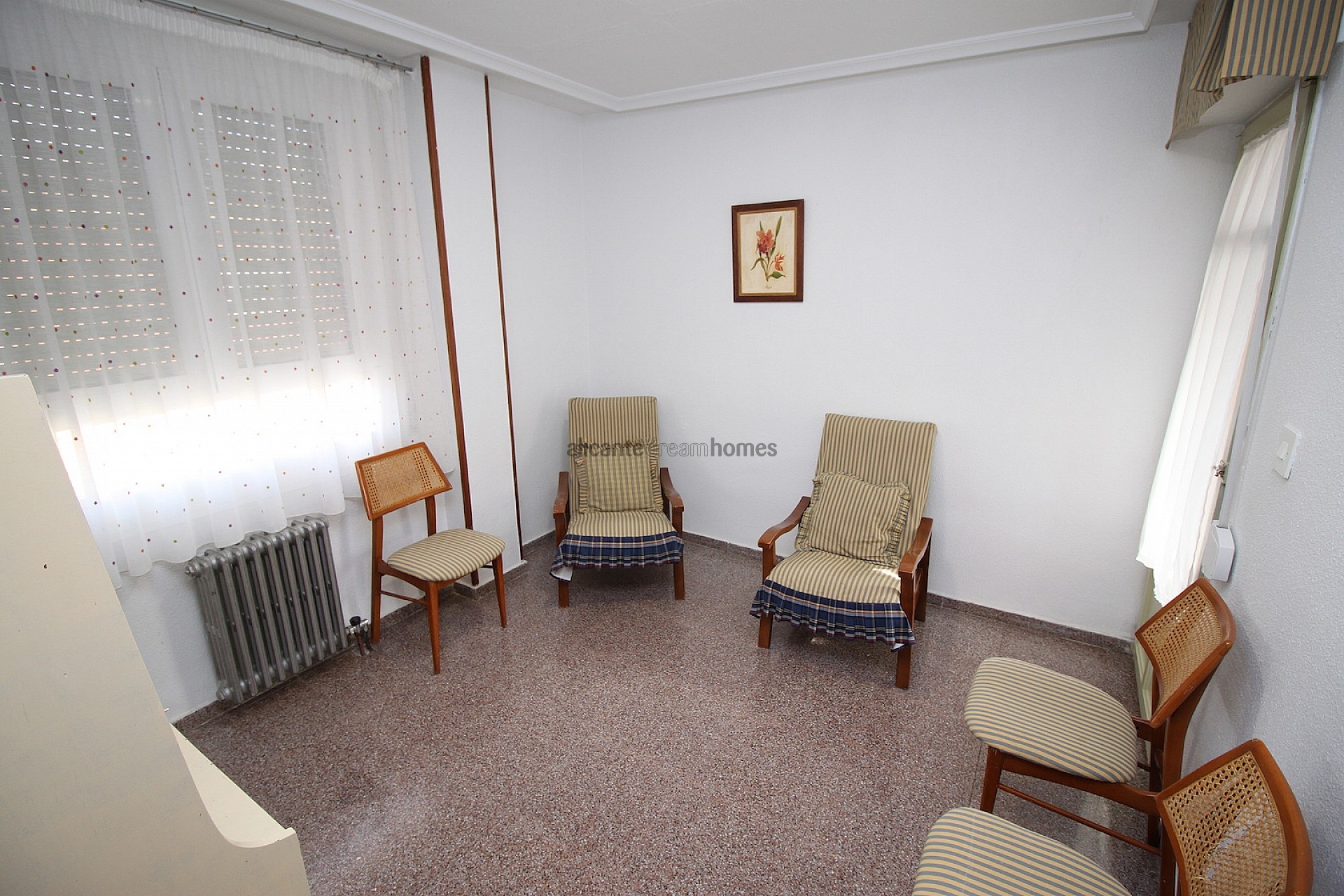 Resale - 4 Bedroom 3 Bathroom Townhouse in Monóvar -  - Alicante