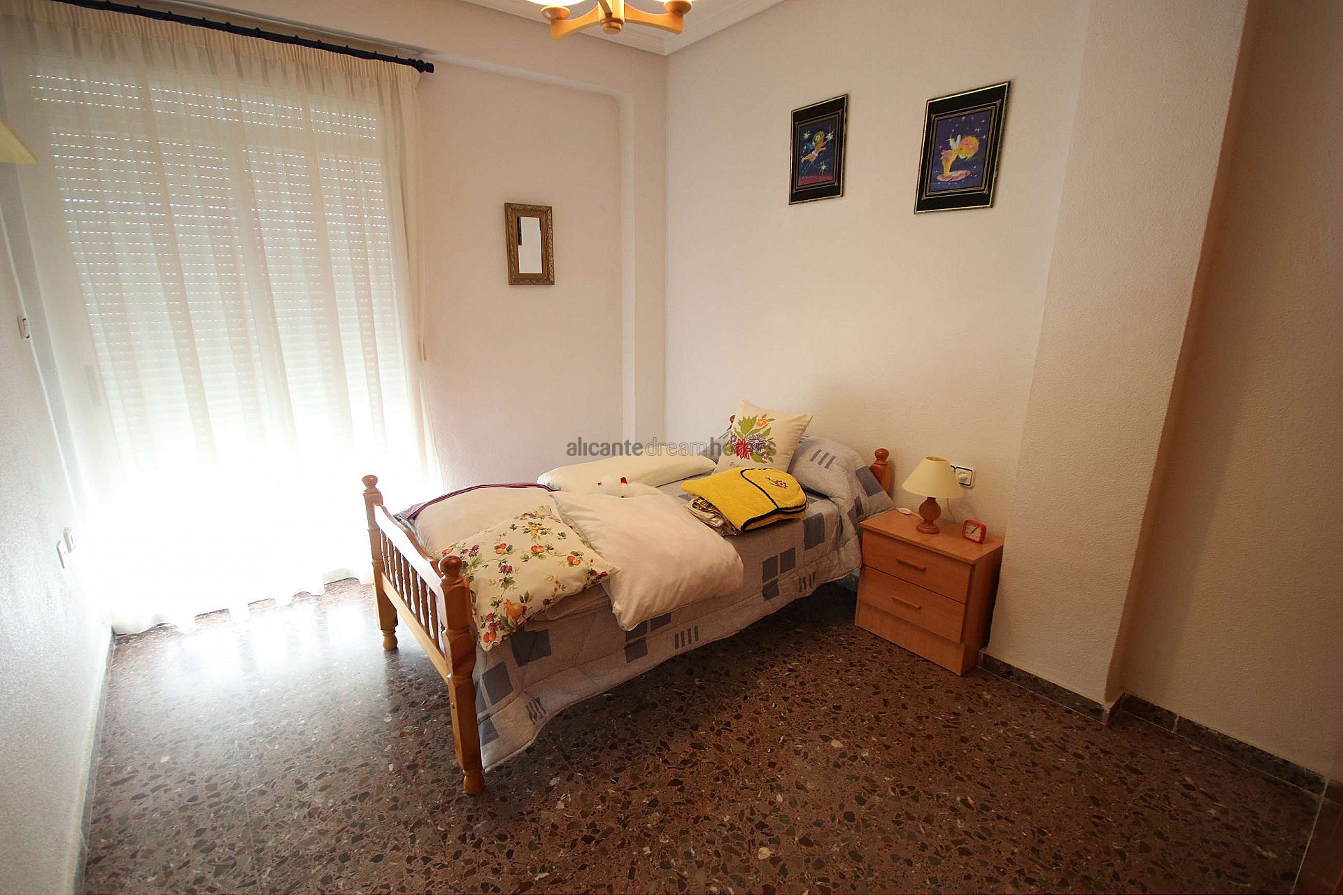Resale - 4 Bedroom 5 Bathroom Commercial in Monóvar -  - Alicante