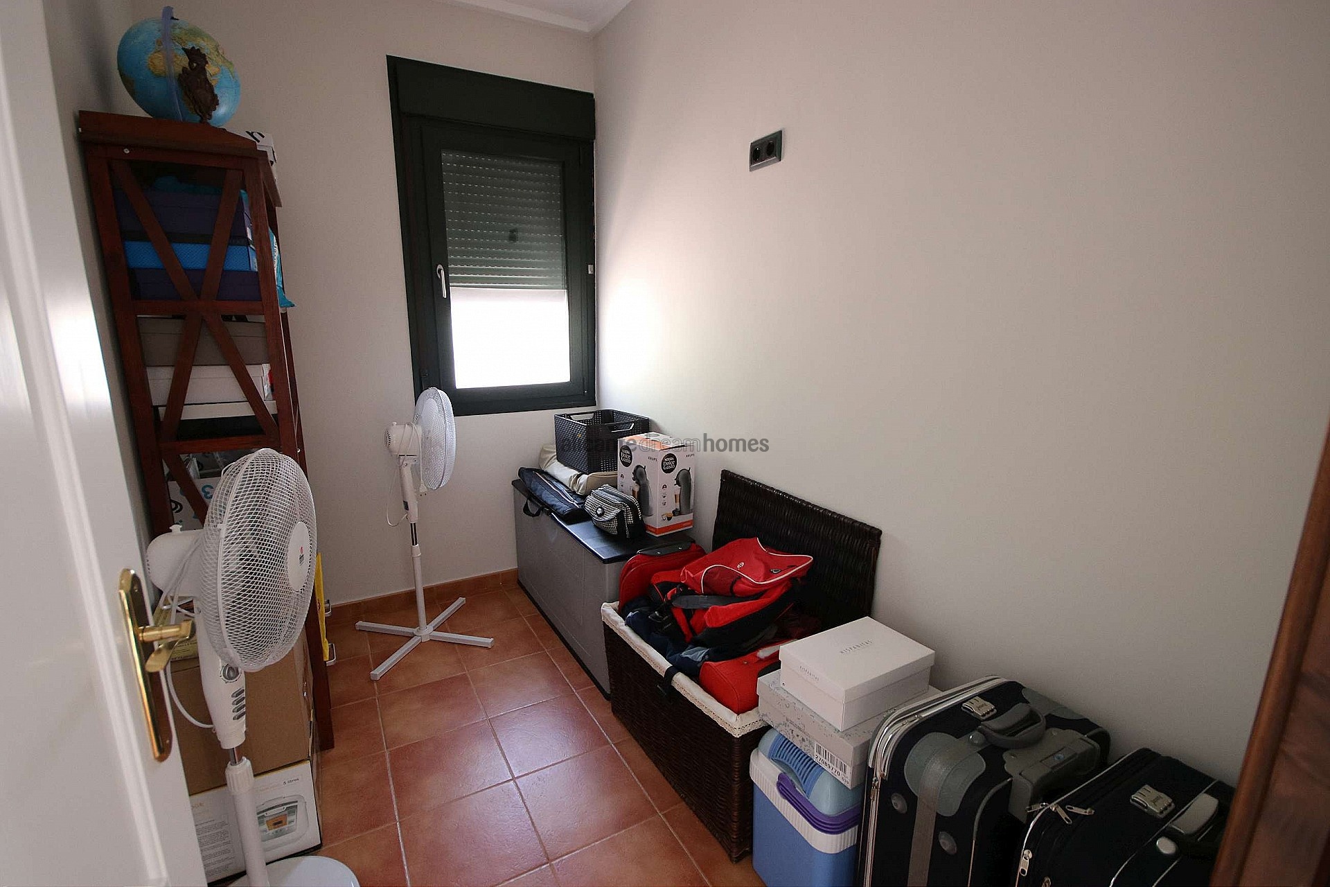 Resale - 4 Bedroom 2 Bathroom Villa in Petrer -  - Alicante