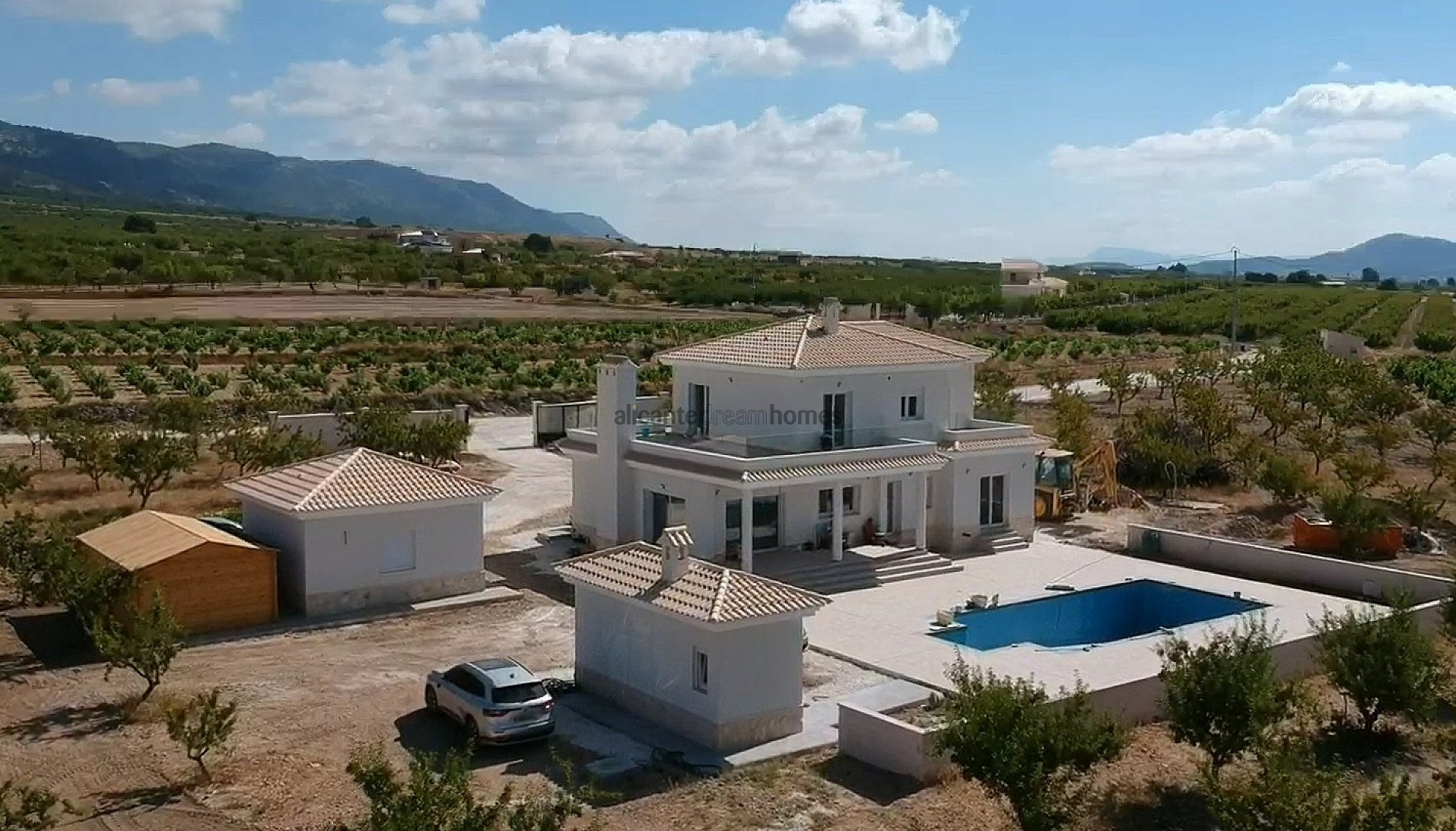 Resale - 4 Bedroom 3 Bathroom Villa in Pinoso -  - Alicante