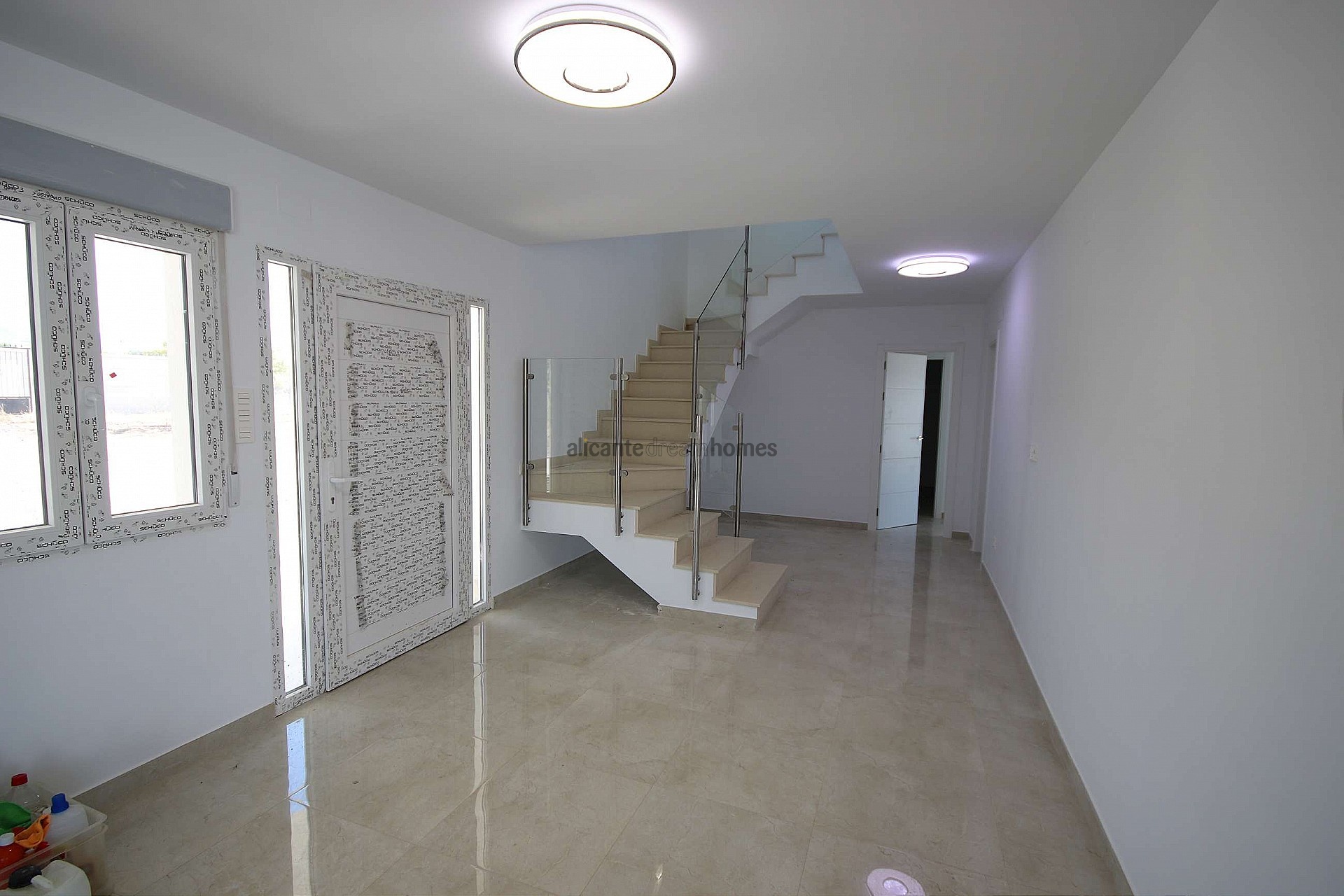 Resale - 4 Bedroom 3 Bathroom Villa in Pinoso -  - Alicante