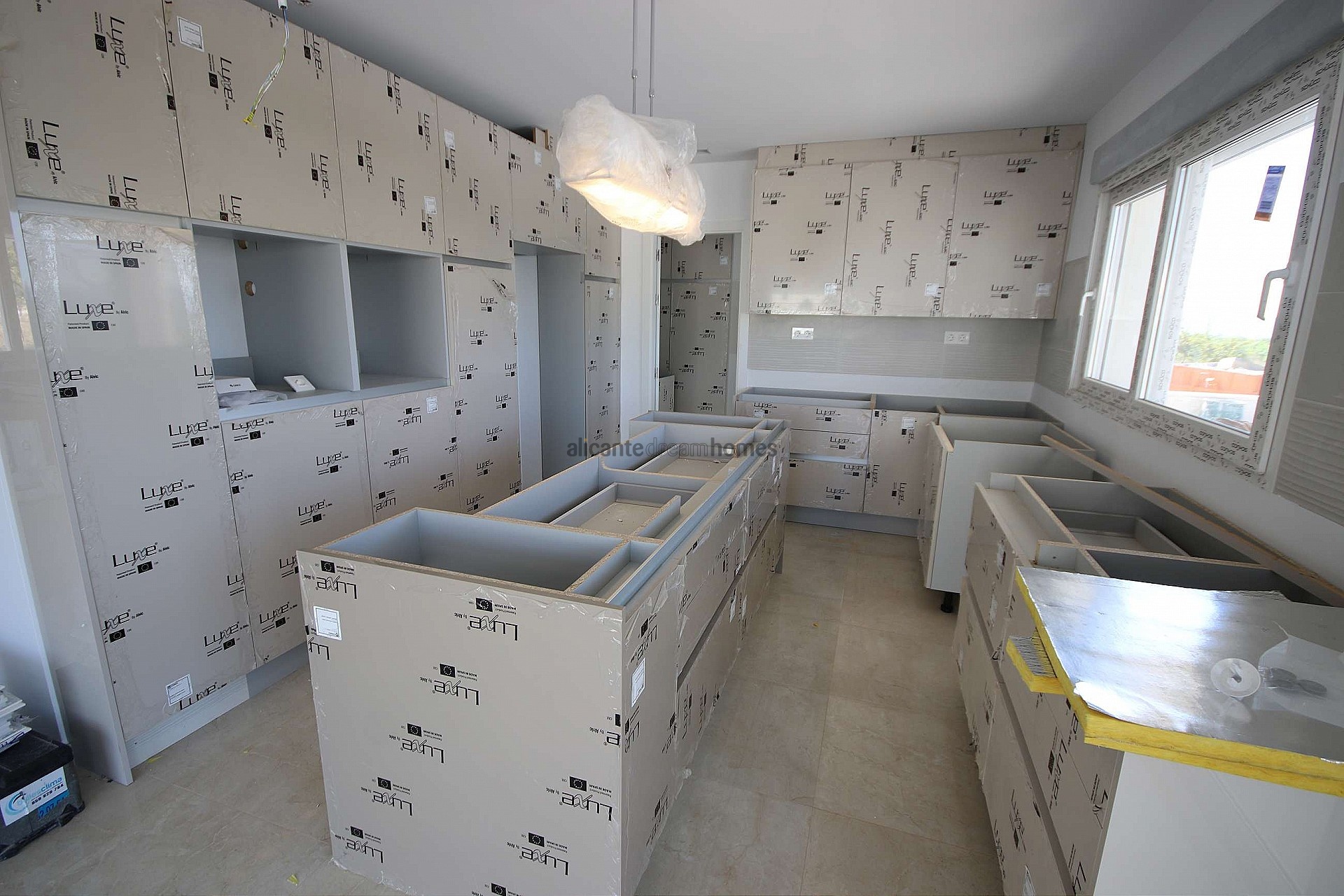 Resale - 4 Bedroom 3 Bathroom Villa in Pinoso -  - Alicante