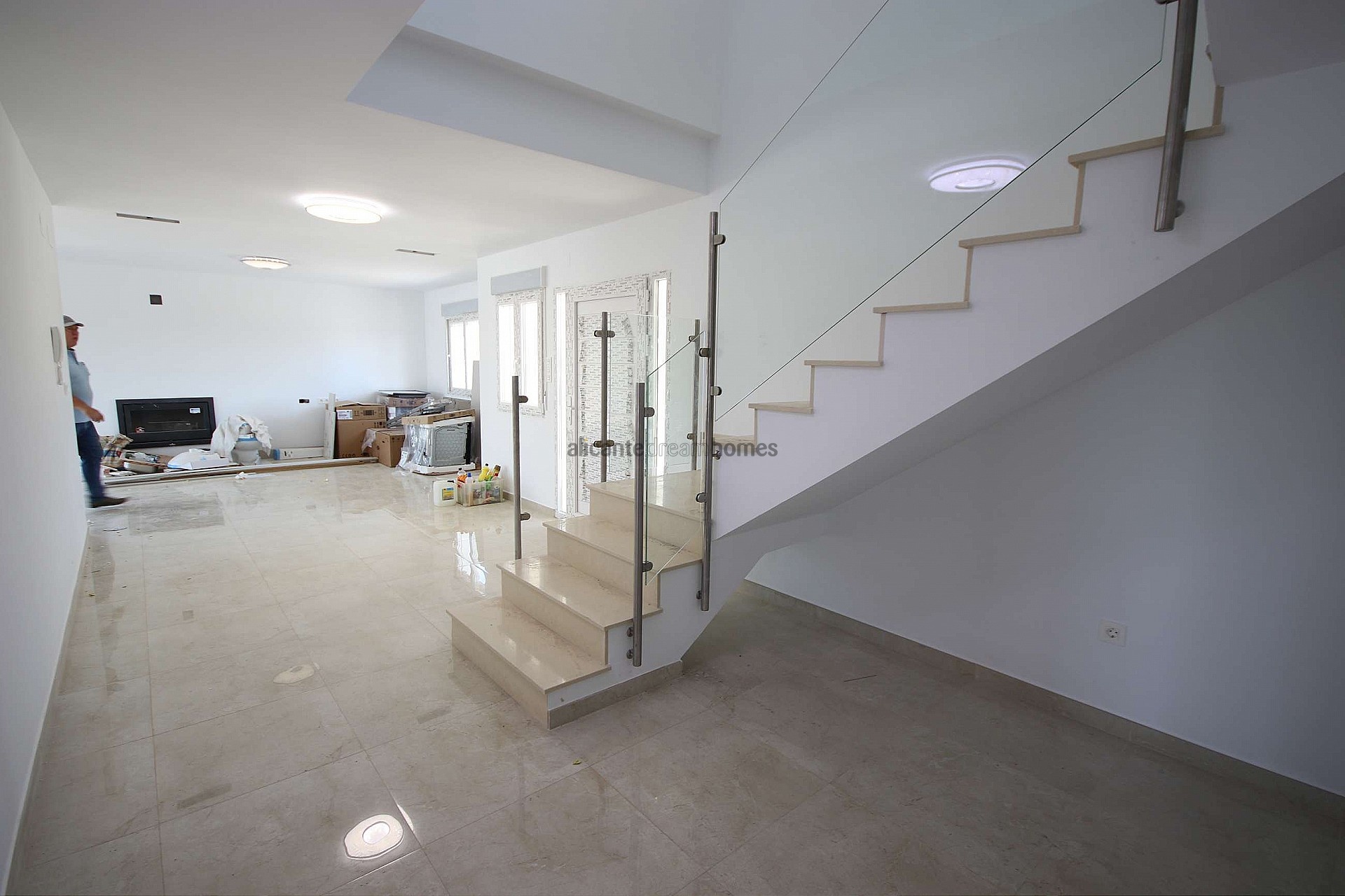 Resale - 4 Bedroom 3 Bathroom Villa in Pinoso -  - Alicante