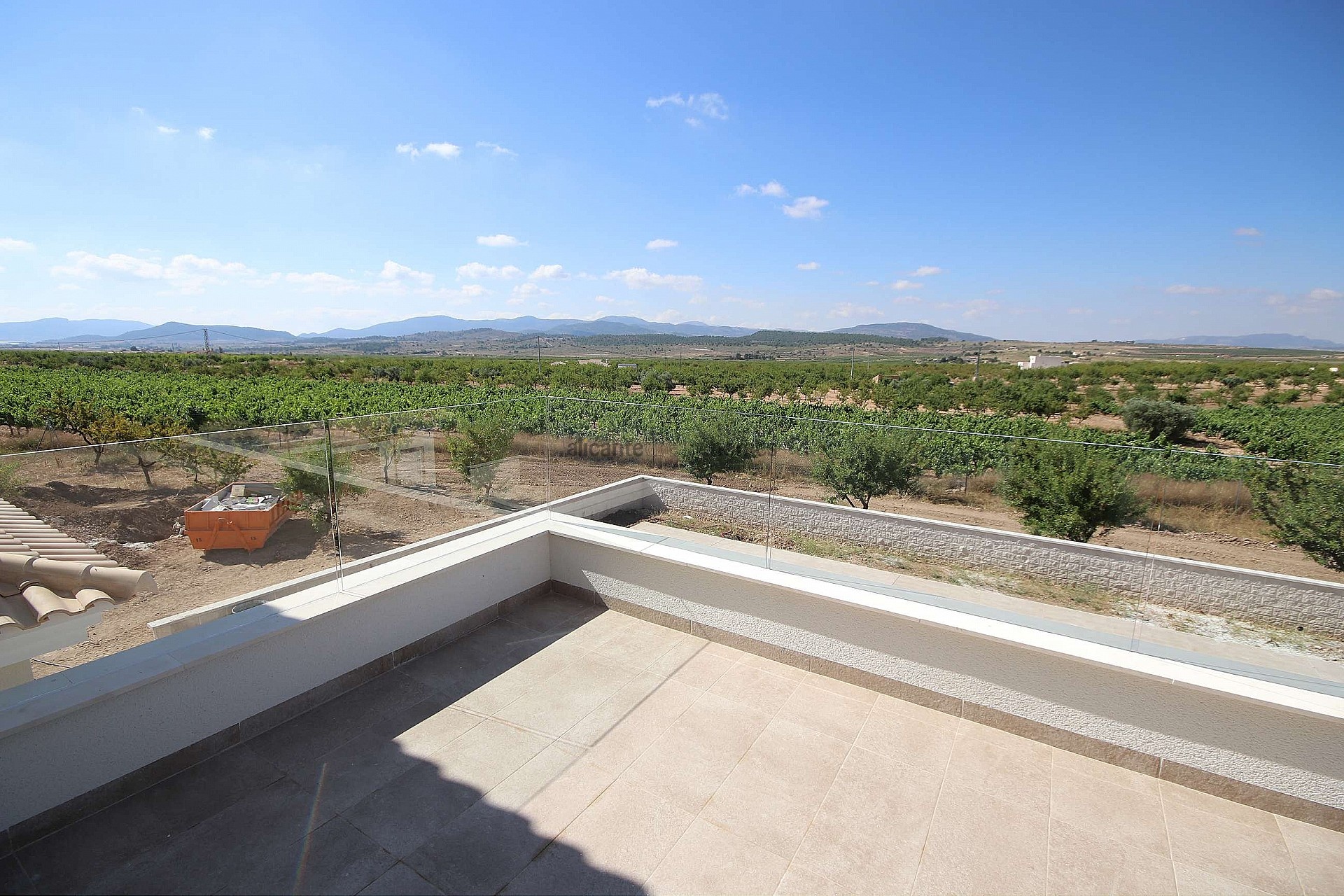 Resale - 4 Bedroom 3 Bathroom Villa in Pinoso -  - Alicante