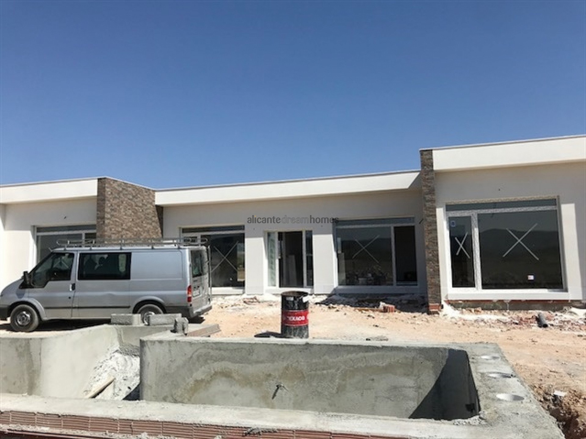 Resale - 3 Bedroom 2 Bathroom Villa in Pinoso -  - Alicante