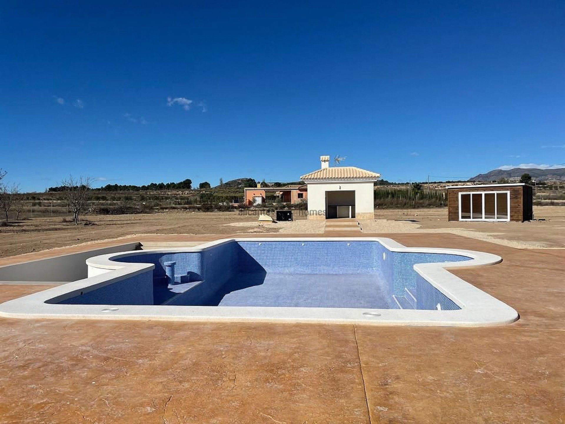 Resale - 6 Bedroom 4 Bathroom Villa in Pinoso -  - Alicante