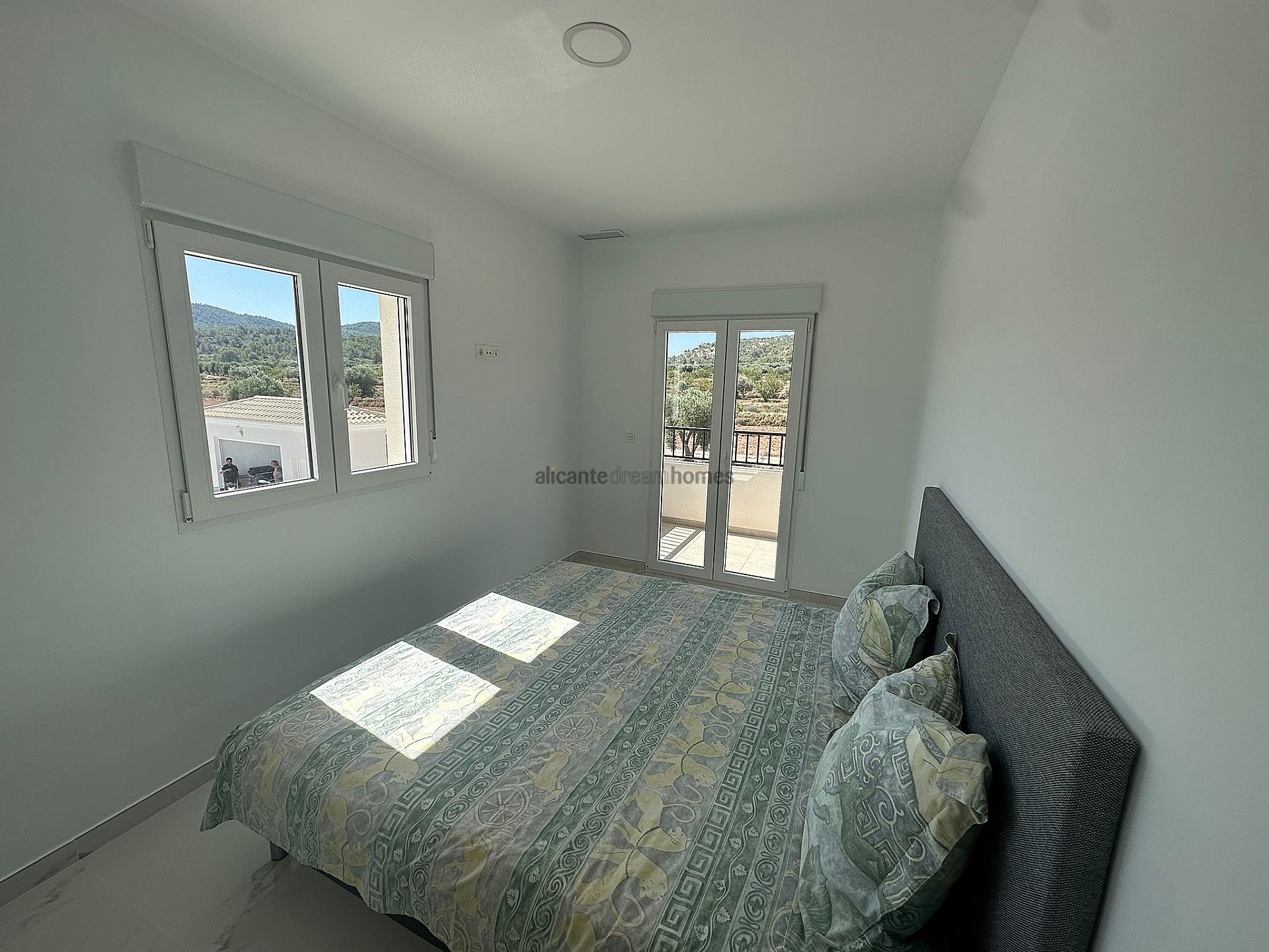 Resale - 4 Bedroom 3 Bathroom Villa in Pinoso - , Pinoso, Alicante, Spain - Alicante