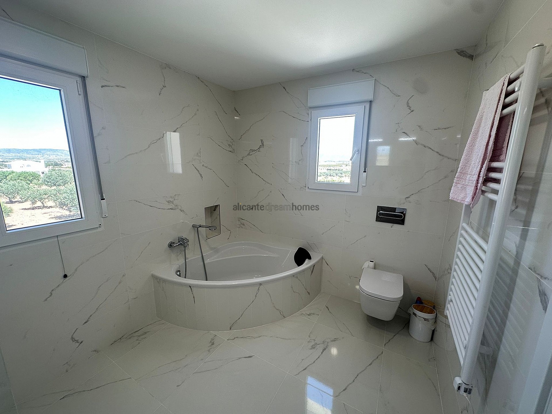 Resale - 4 Bedroom 3 Bathroom Villa in Pinoso - , Pinoso, Alicante, Spain - Alicante
