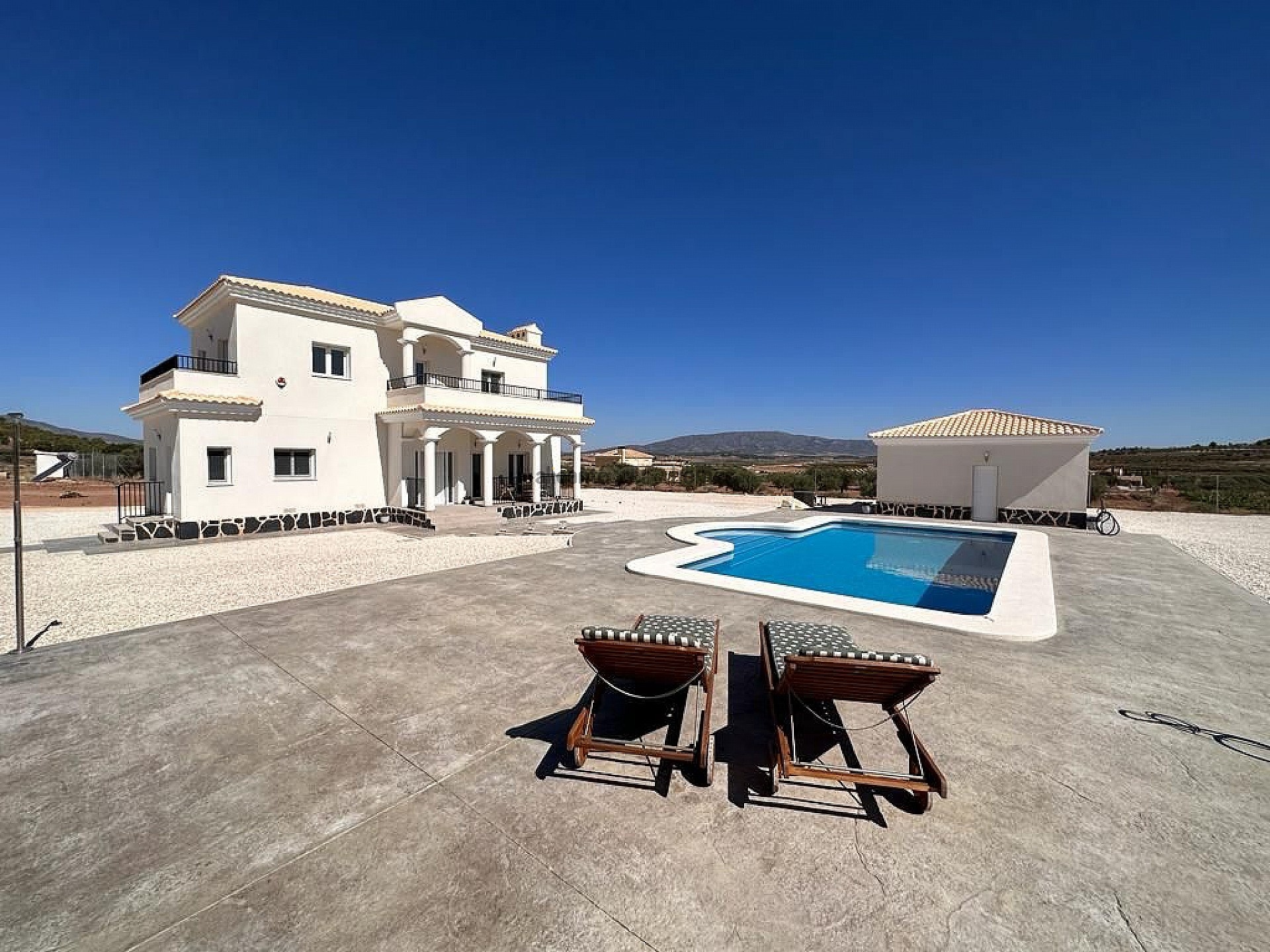 Resale - 4 Bedroom 3 Bathroom Villa in Pinoso - , Pinoso, Alicante, Spain - Alicante