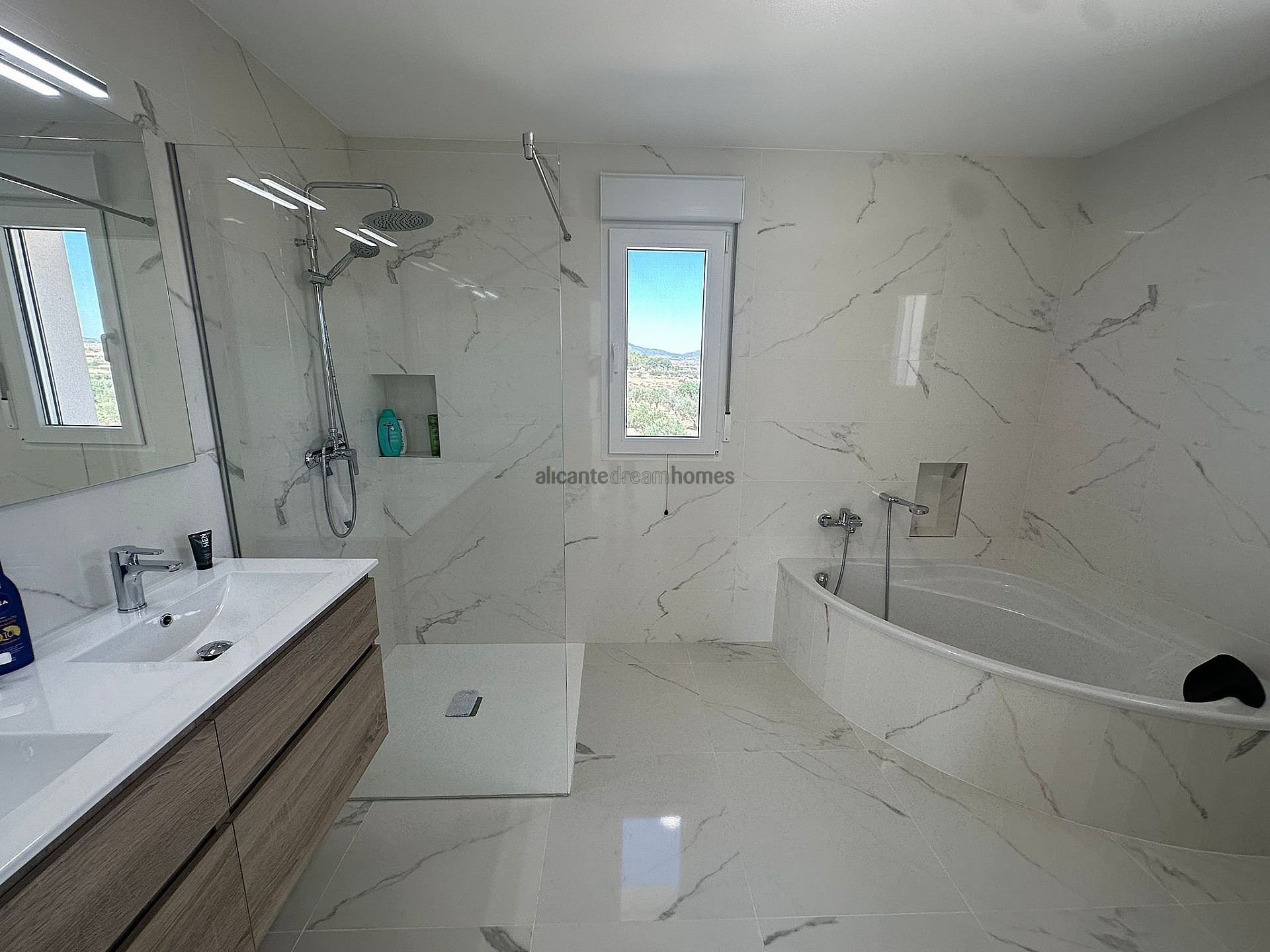 Resale - 4 Bedroom 3 Bathroom Villa in Pinoso - , Pinoso, Alicante, Spain - Alicante