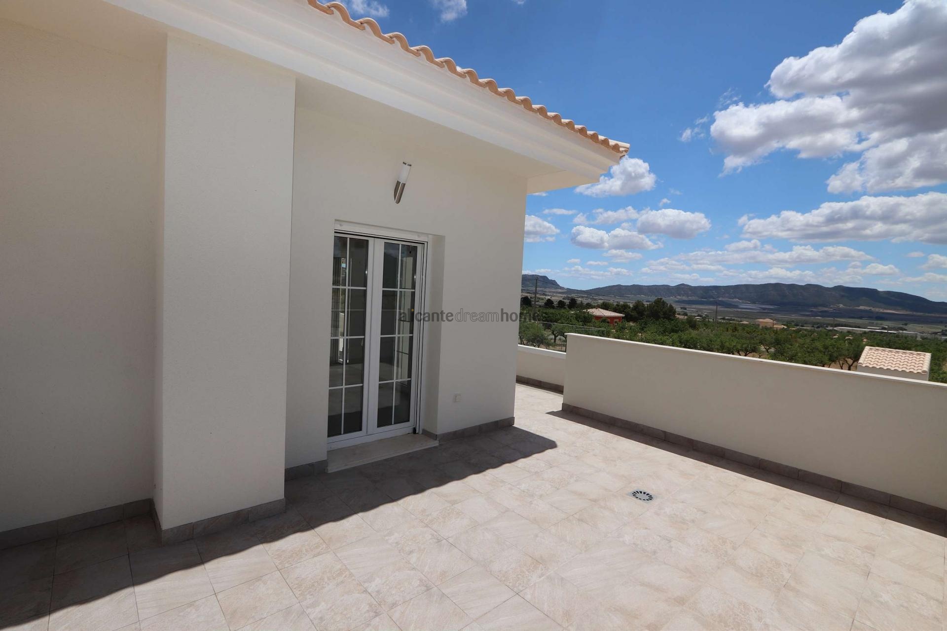 Resale - 4 Bedroom 4 Bathroom Villa in Pinoso -  - Alicante