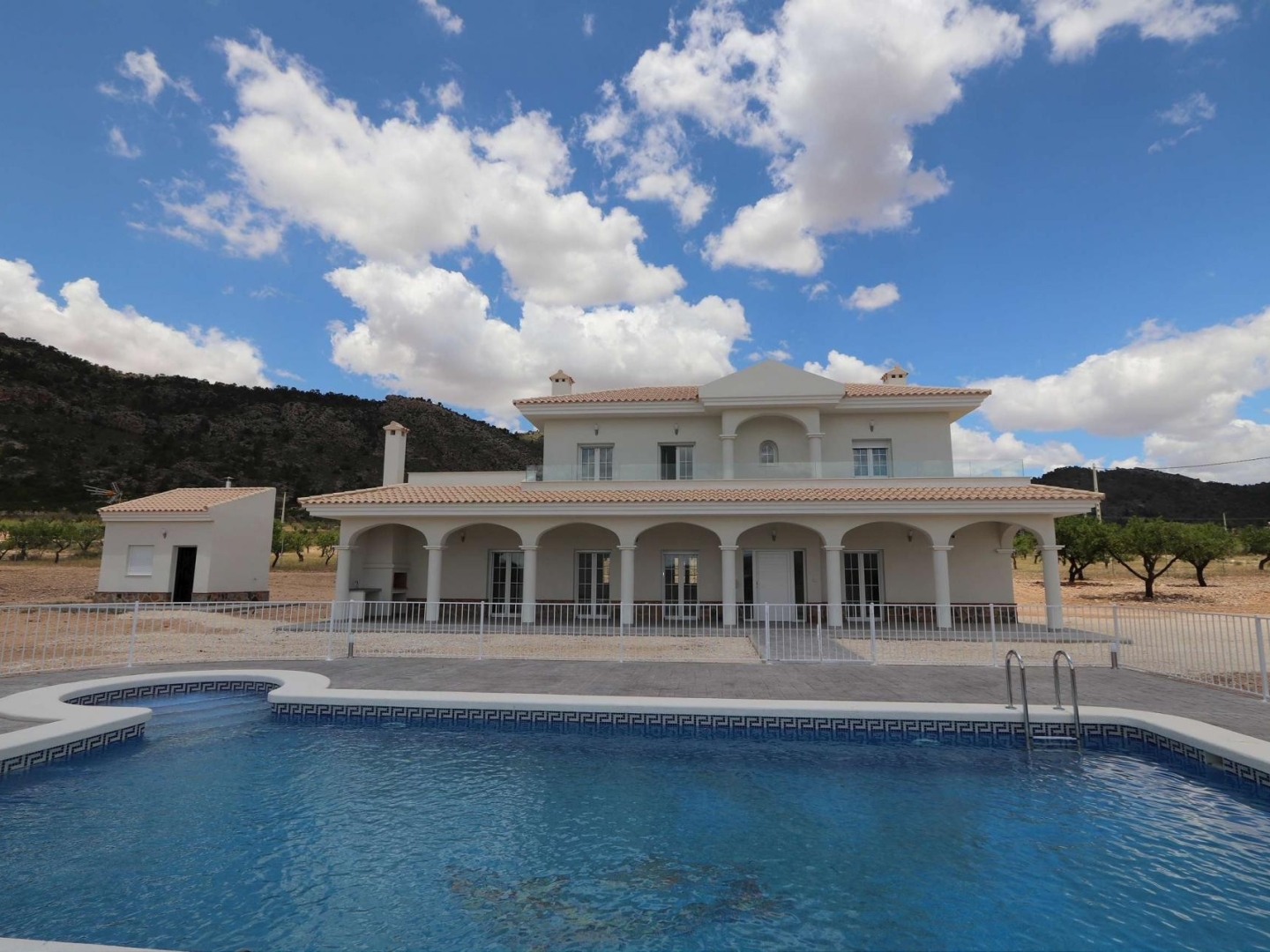 4 Bedroom 4 Bathroom Villa in Pinoso