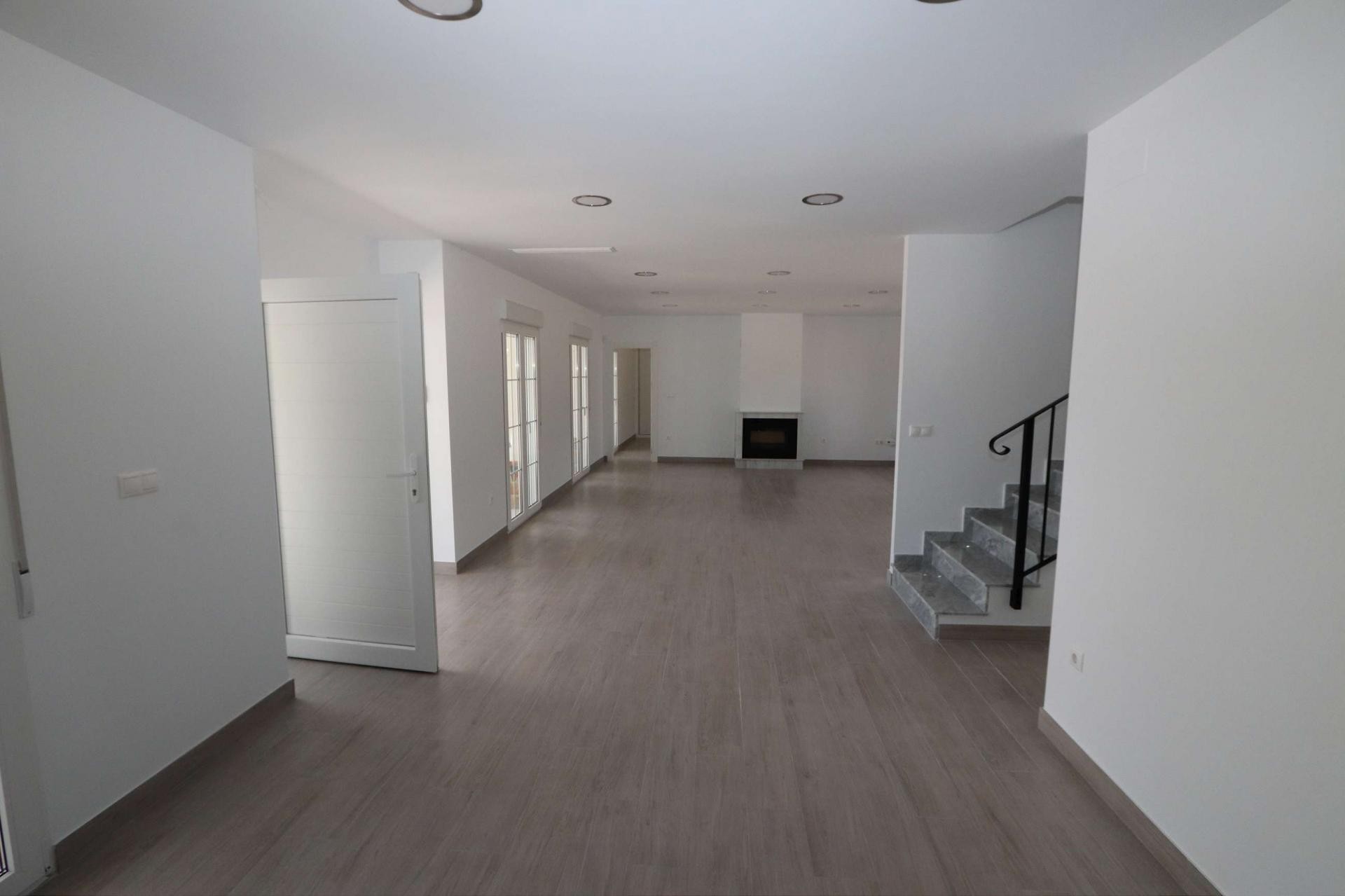 Resale - 4 Bedroom 4 Bathroom Villa in Pinoso -  - Alicante