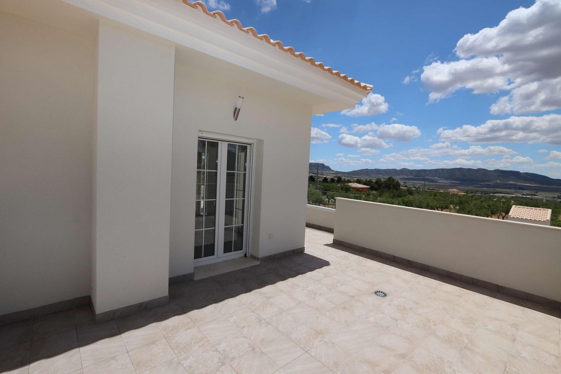 Resale - 4 Bedroom 4 Bathroom Villa in Pinoso -  - Alicante