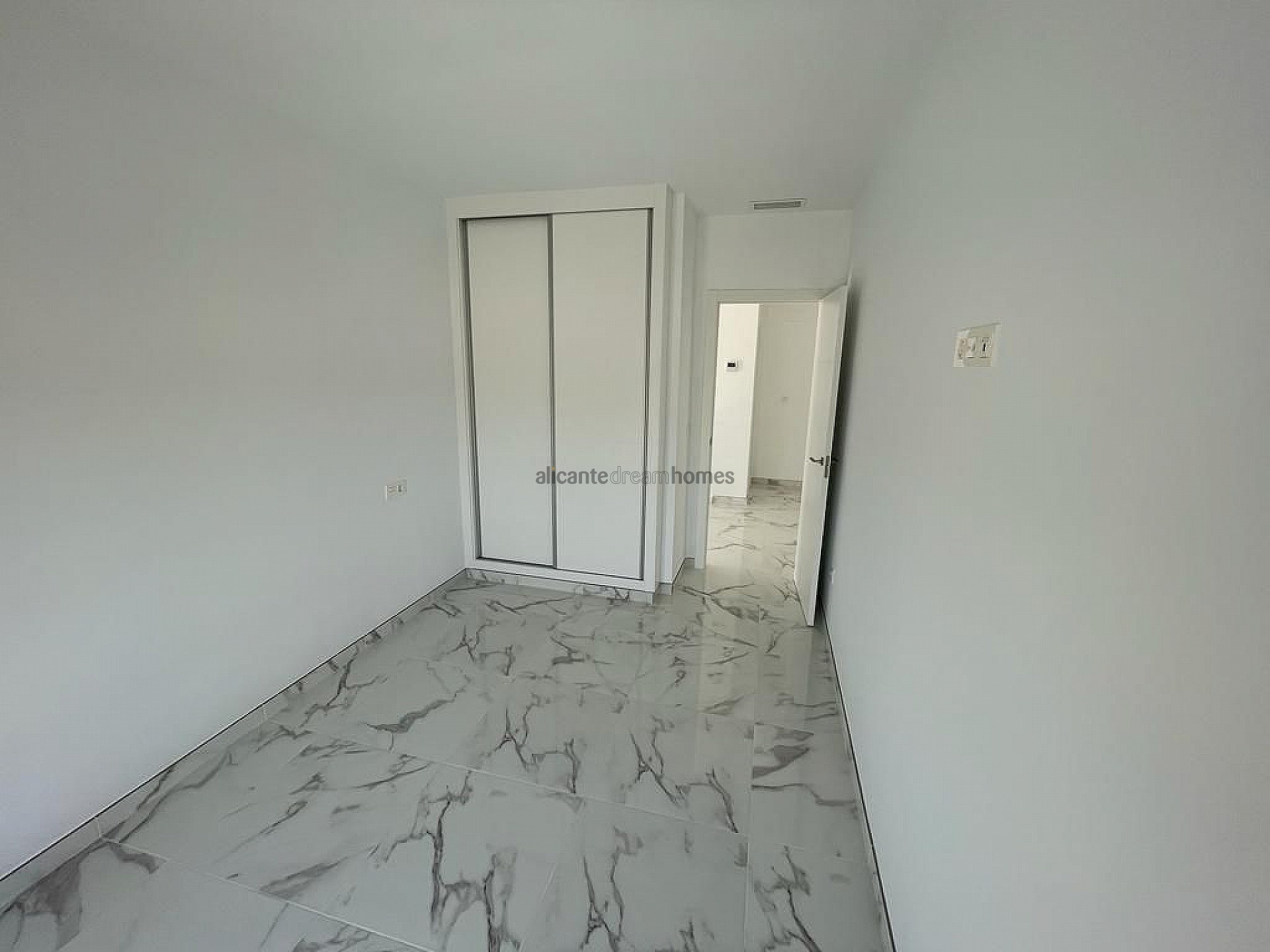 Resale - 4 Bedroom 3 Bathroom Villa in Pinoso - , Pinoso, Alicante, Spain - Alicante