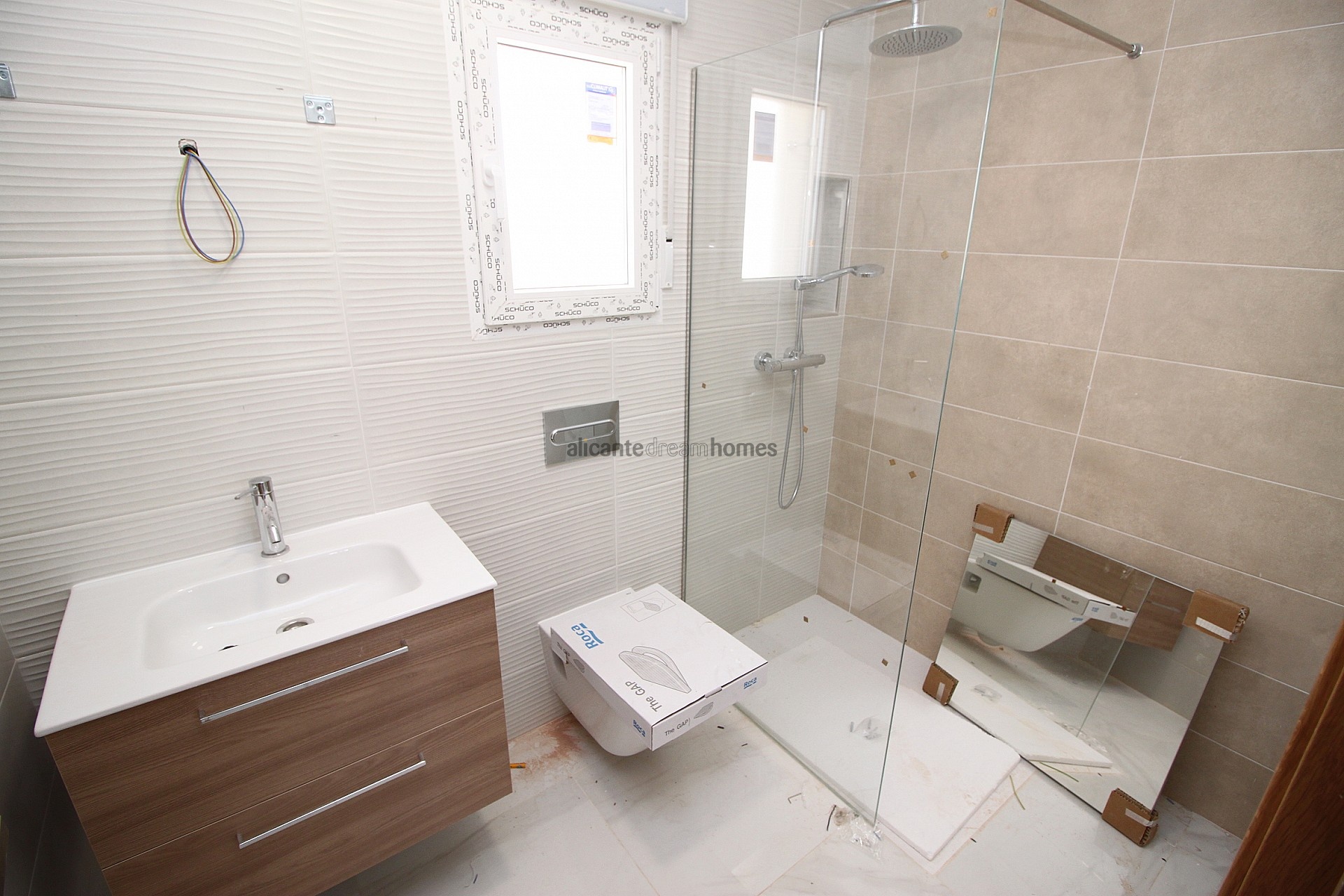 Resale - 4 Bedroom 3 Bathroom Villa in Pinoso -  - Alicante