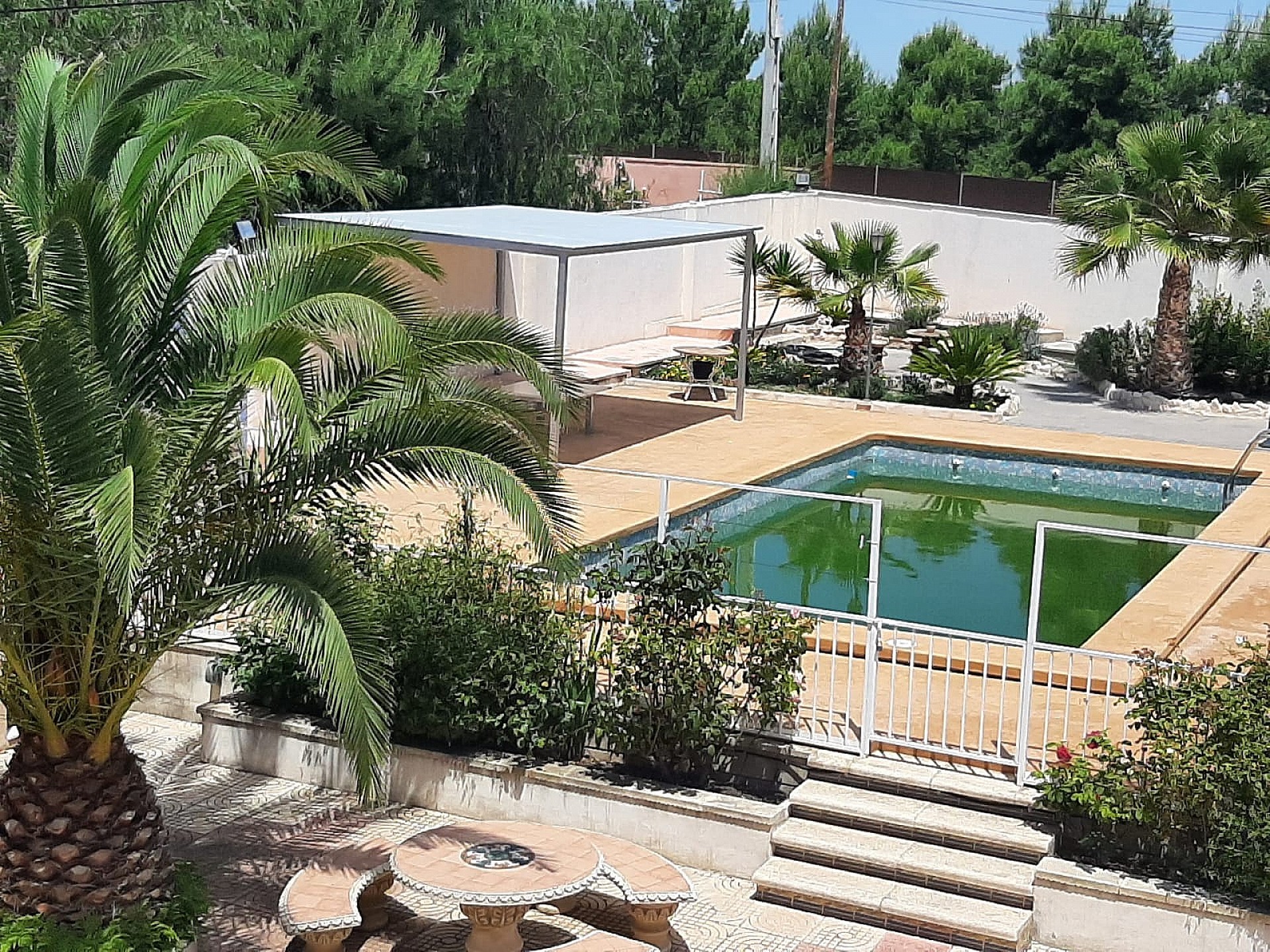 Resale - 5 Bedroom 3 Bathroom Villa in Sax -  - Alicante