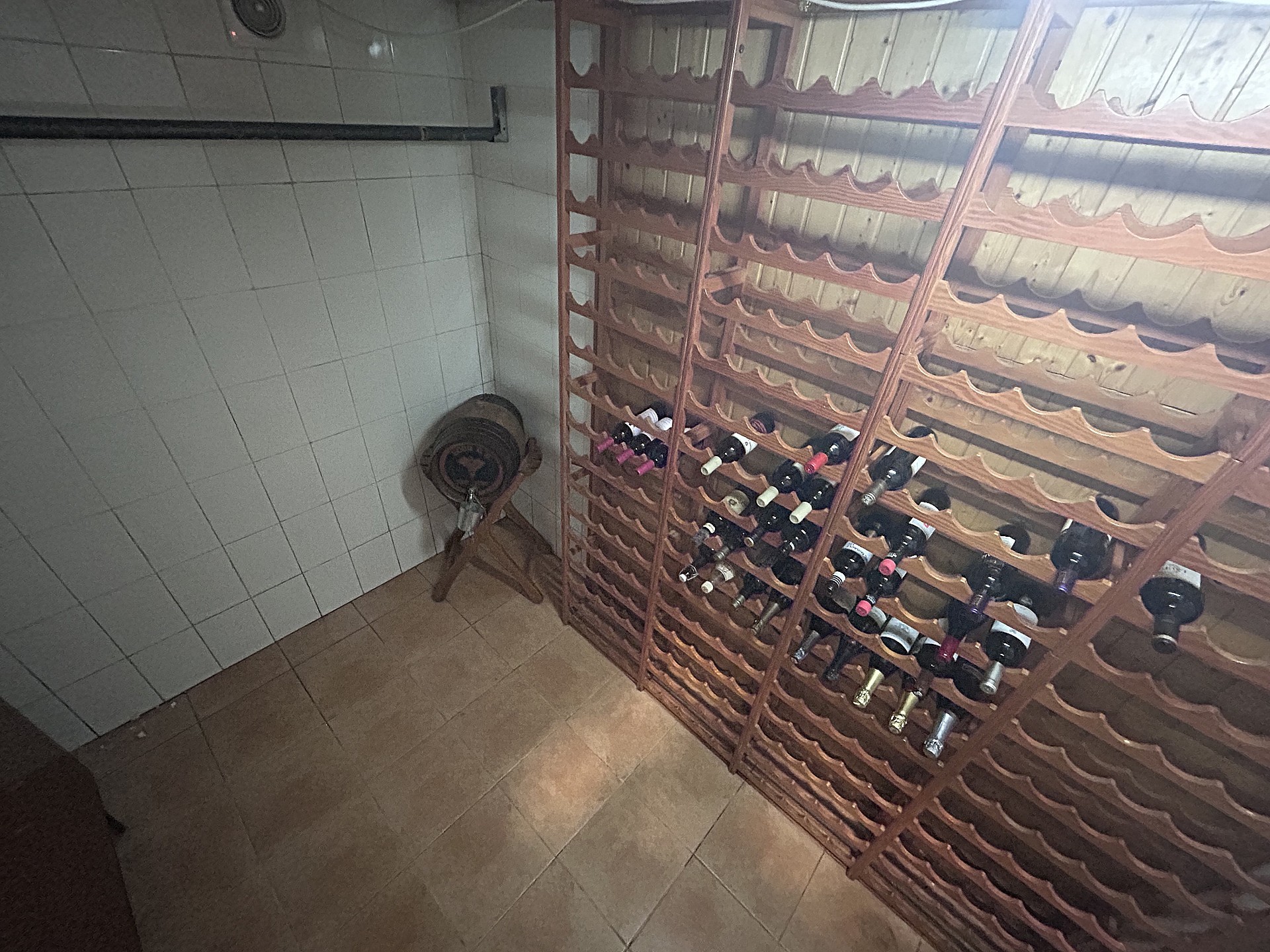 Resale - 5 Bedroom 3 Bathroom Villa in Sax -  - Alicante