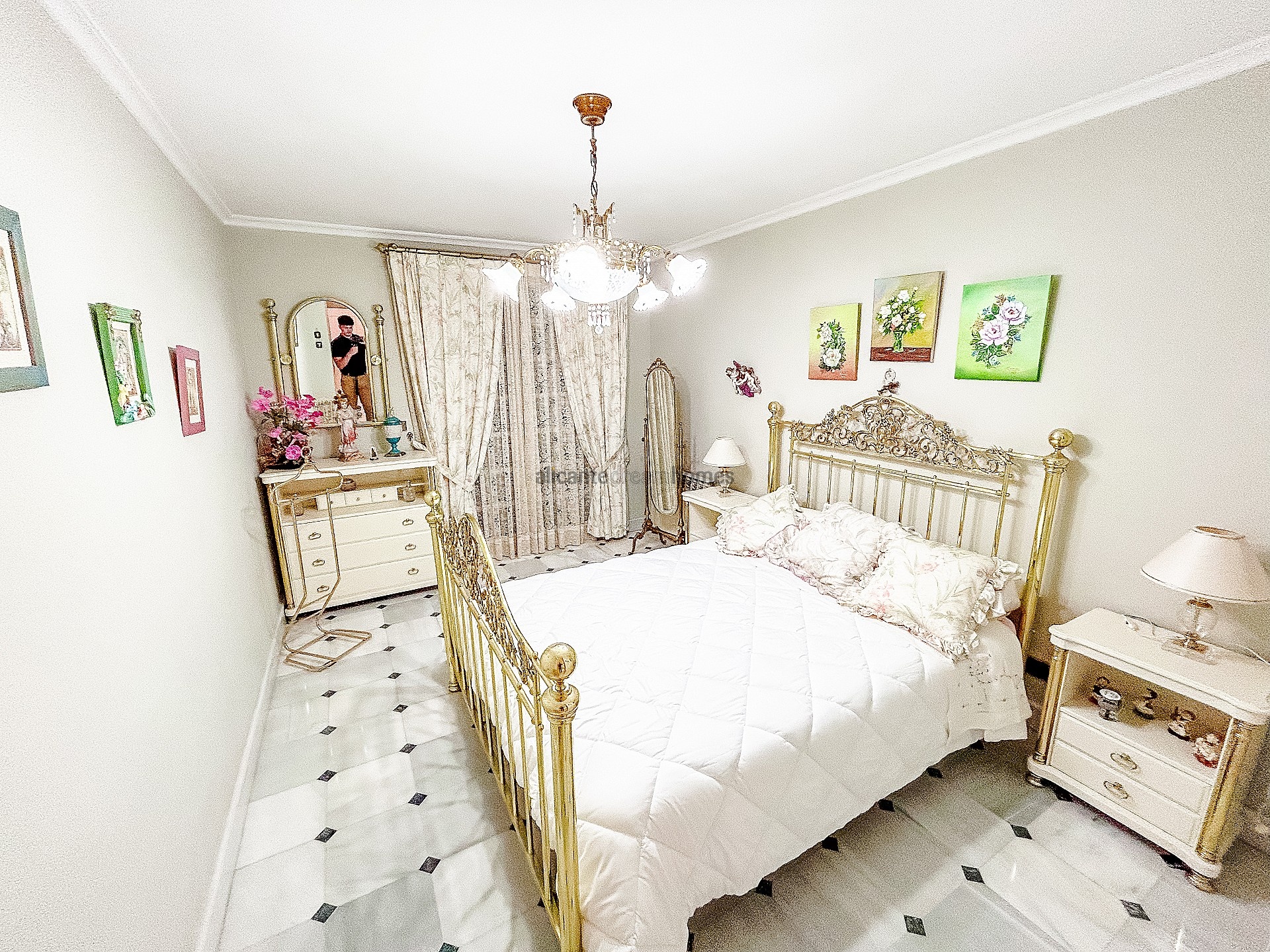 Resale - 6 Bedroom 4 Bathroom Villa in Monóvar -  - Alicante