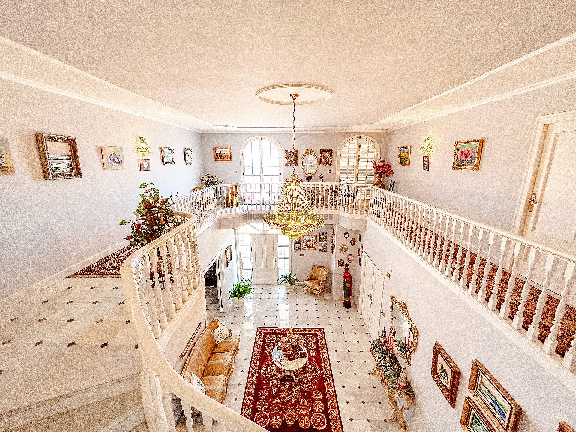Resale - 6 Bedroom 4 Bathroom Villa in Monóvar -  - Alicante