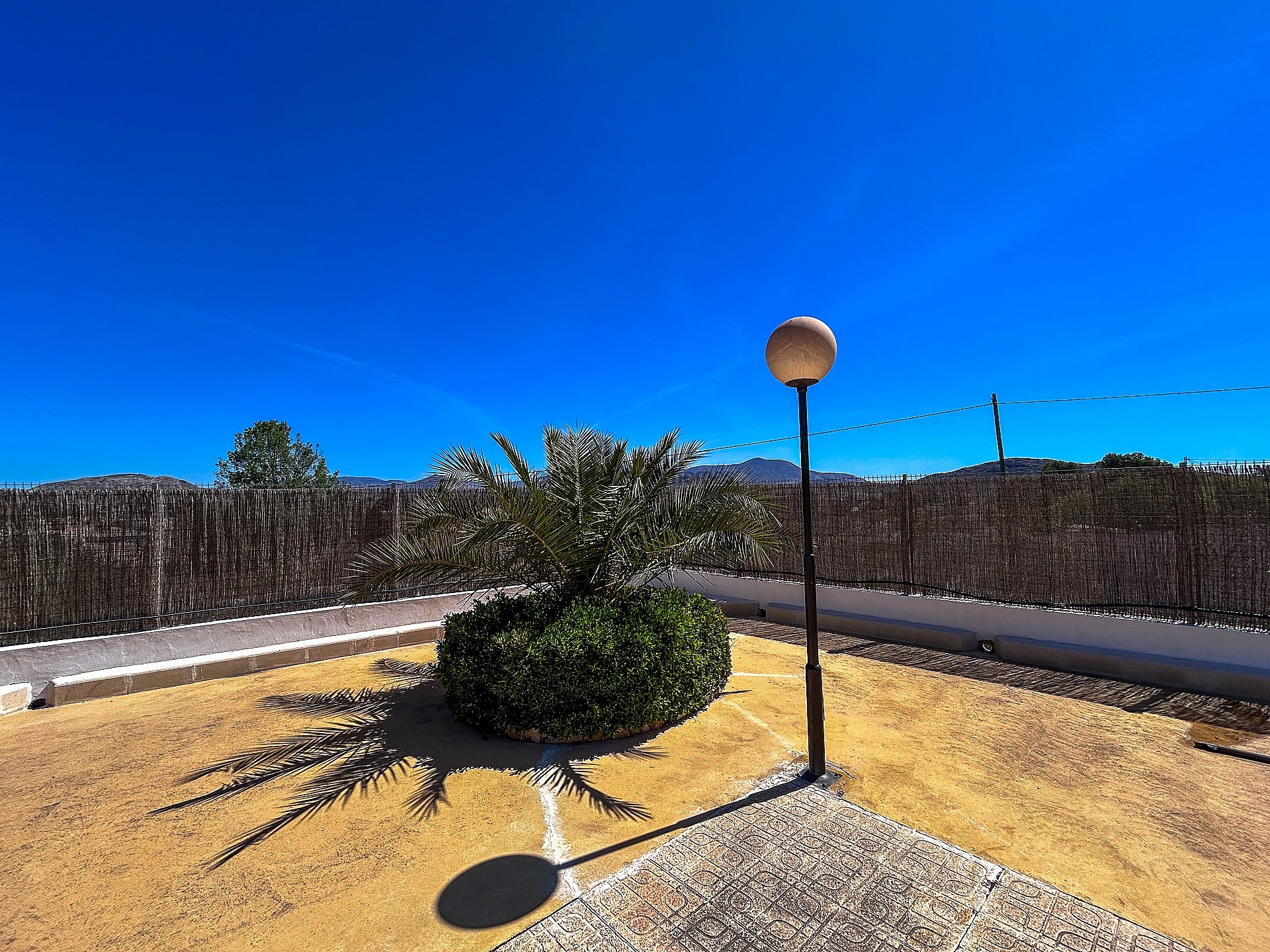 Resale - 6 Bedroom 4 Bathroom Villa in Monóvar -  - Alicante