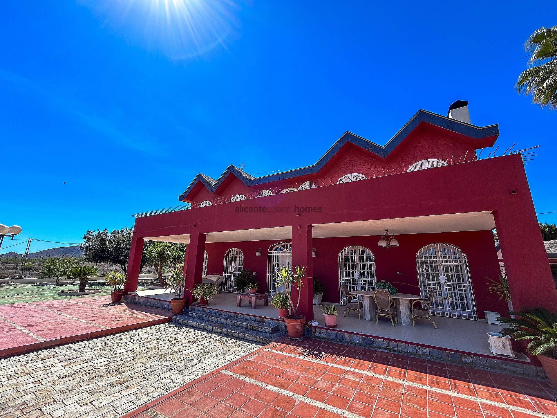 Resale - 6 Bedroom 4 Bathroom Villa in Monóvar -  - Alicante