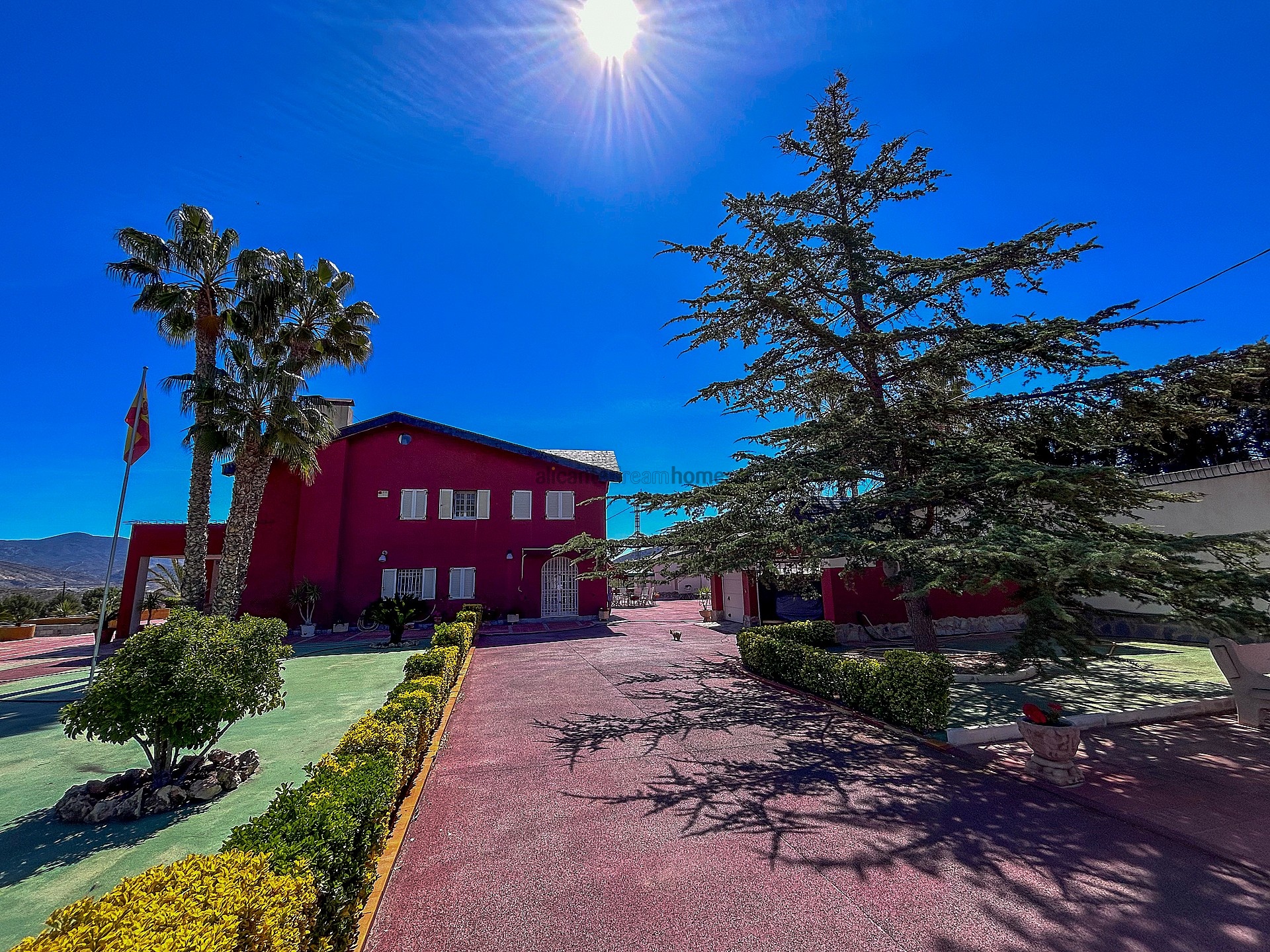 Resale - 6 Bedroom 4 Bathroom Villa in Monóvar -  - Alicante