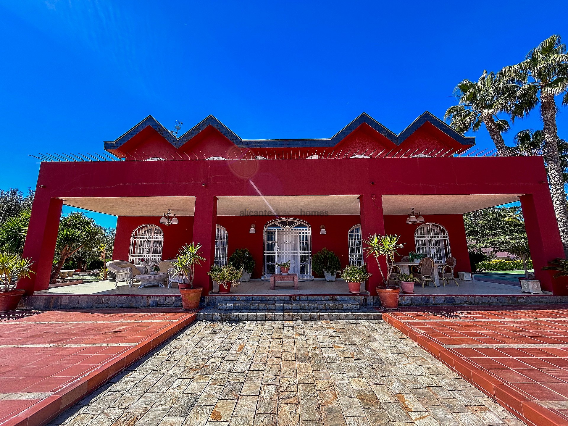 Resale - 6 Bedroom 4 Bathroom Villa in Monóvar -  - Alicante