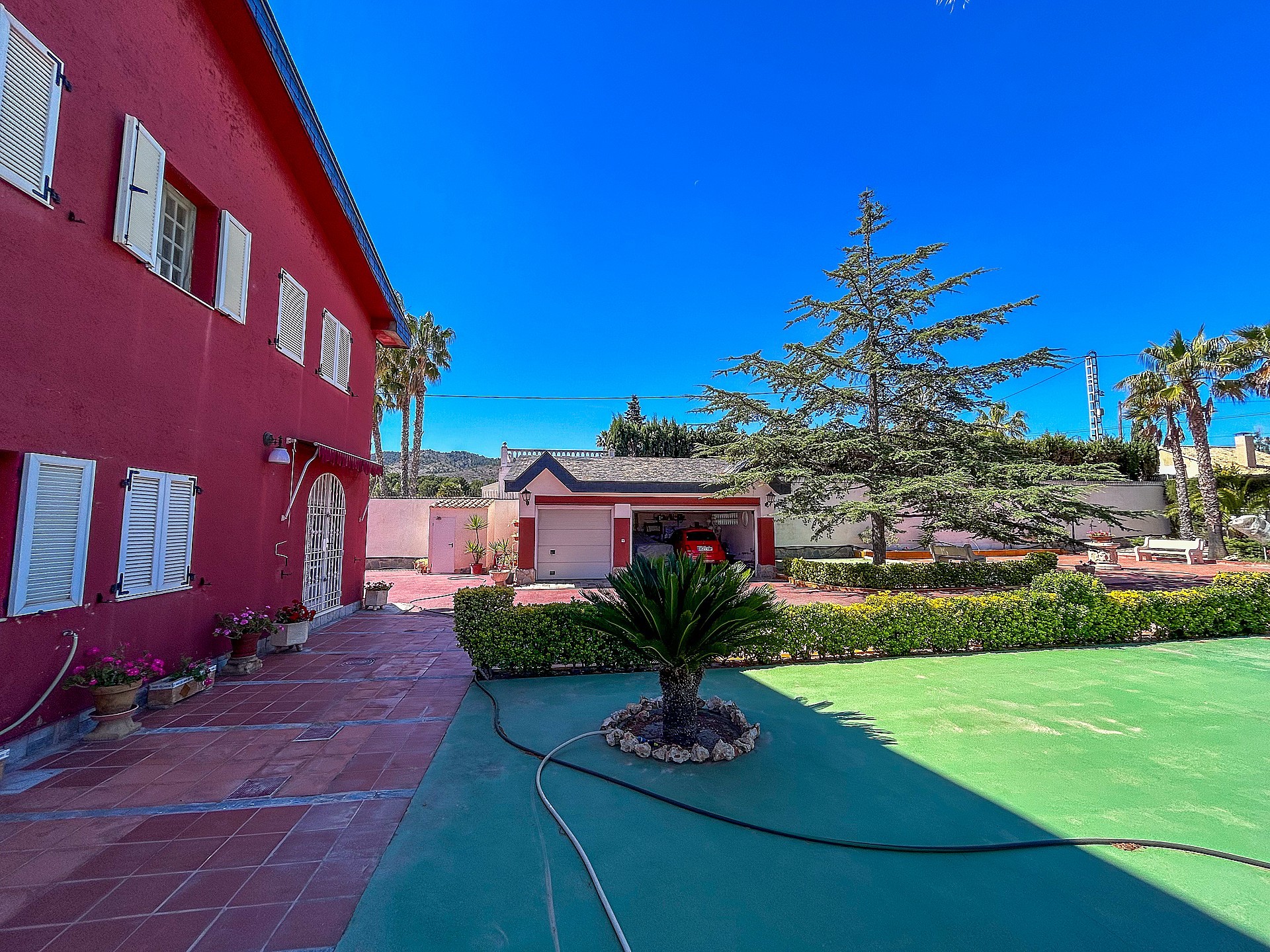 Resale - 6 Bedroom 4 Bathroom Villa in Monovar -  - Alicante