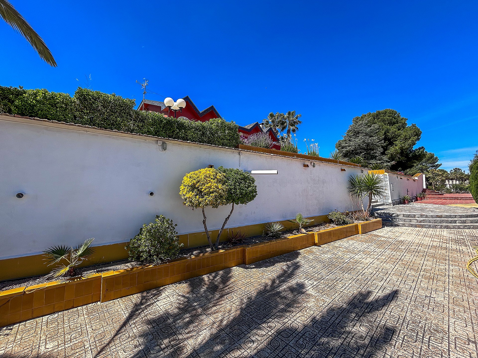 Resale - 6 Bedroom 4 Bathroom Villa in Monovar -  - Alicante