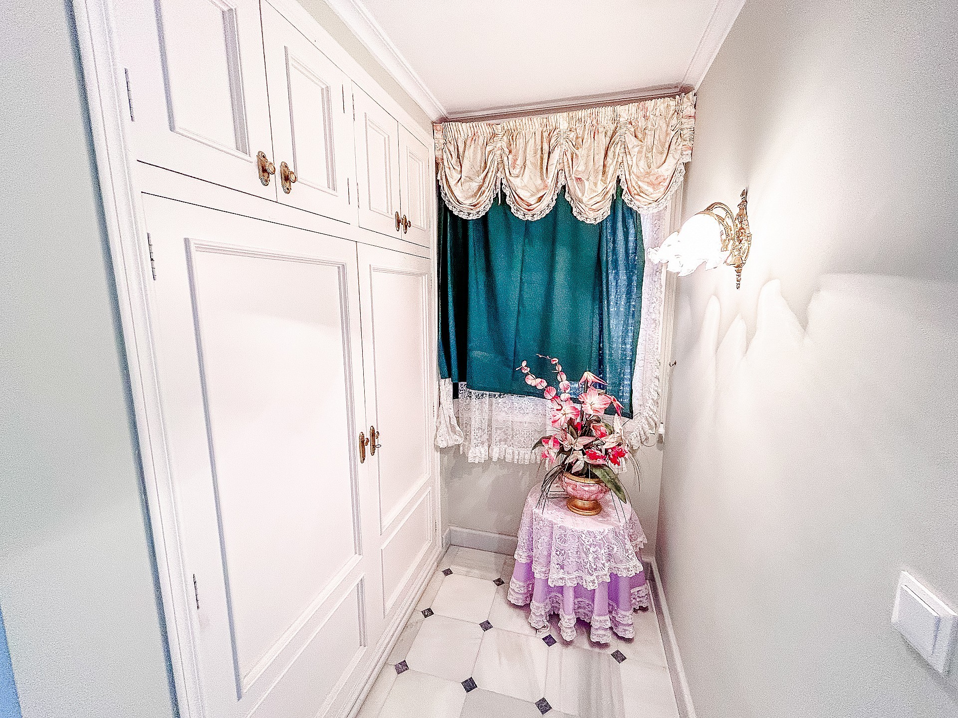 Resale - 6 Bedroom 4 Bathroom Villa in Monovar -  - Alicante