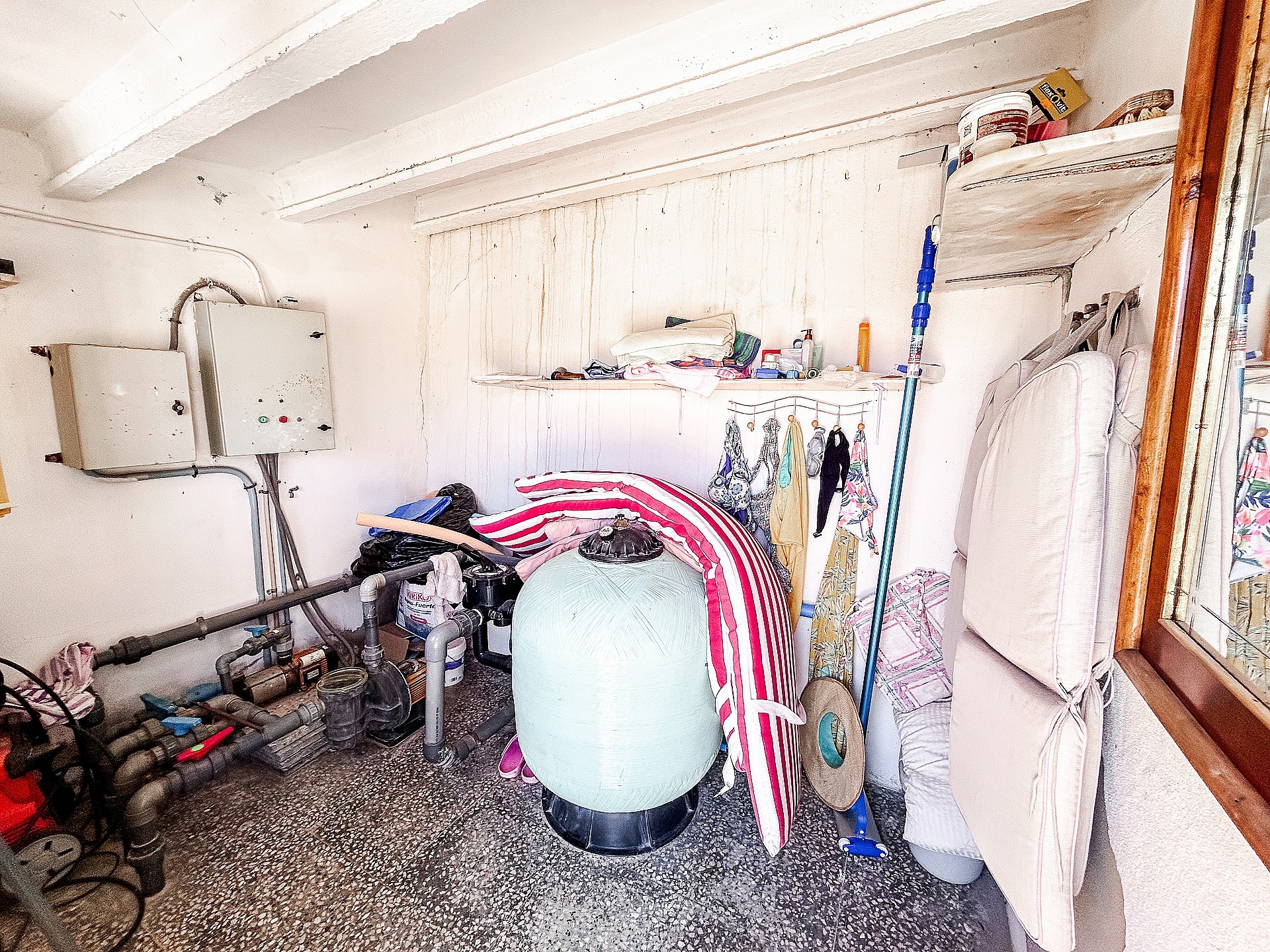 Resale - 6 Bedroom 4 Bathroom Villa in Monovar -  - Alicante