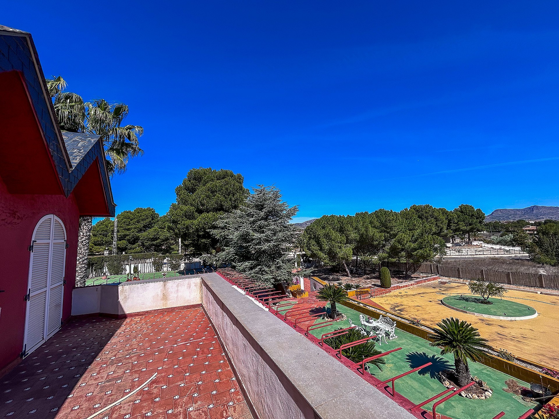 Resale - 6 Bedroom 4 Bathroom Villa in Monovar -  - Alicante