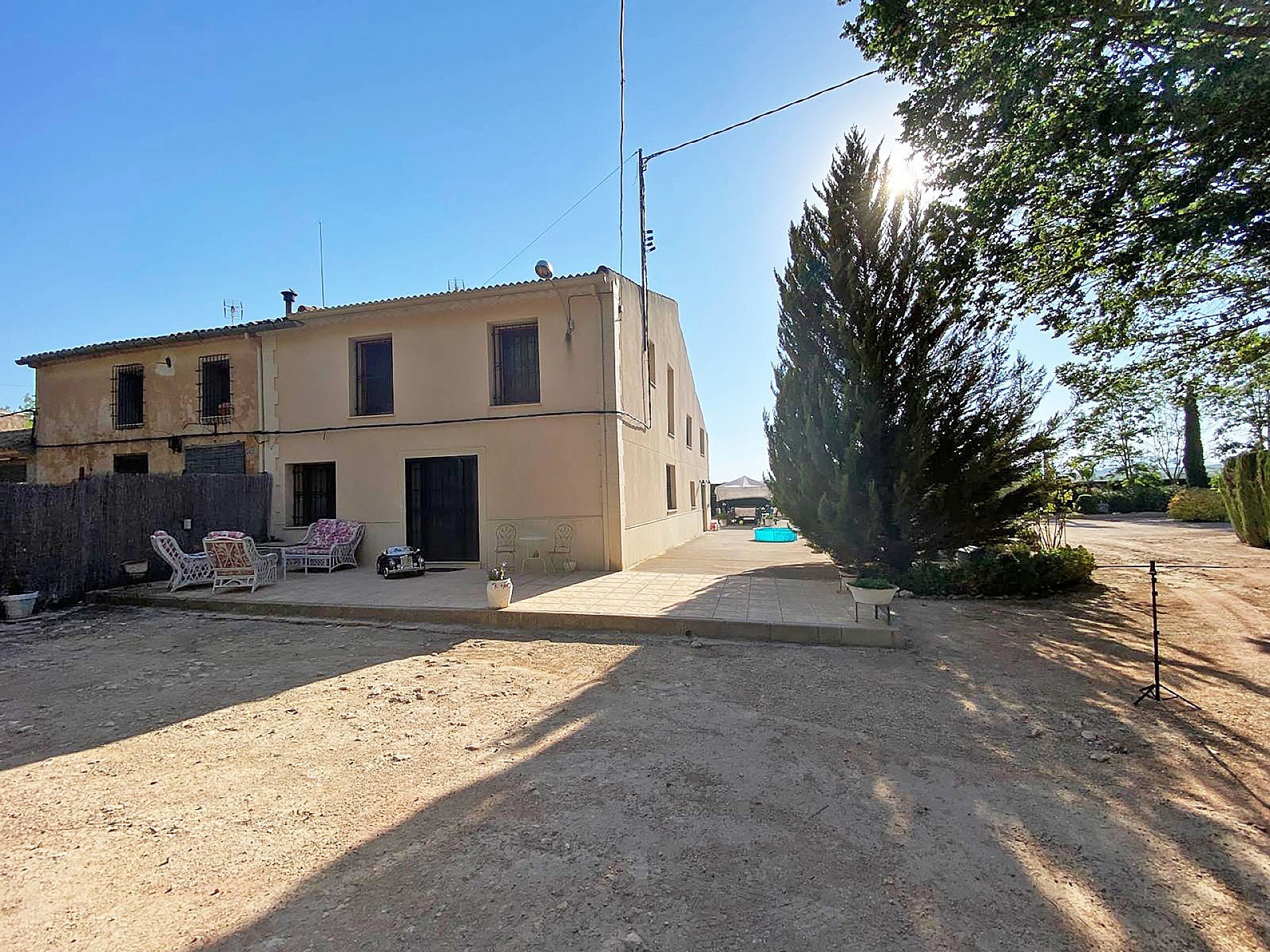 Resale - 4 Bedroom 3 Bathroom Country house in Culebron -  - Alicante