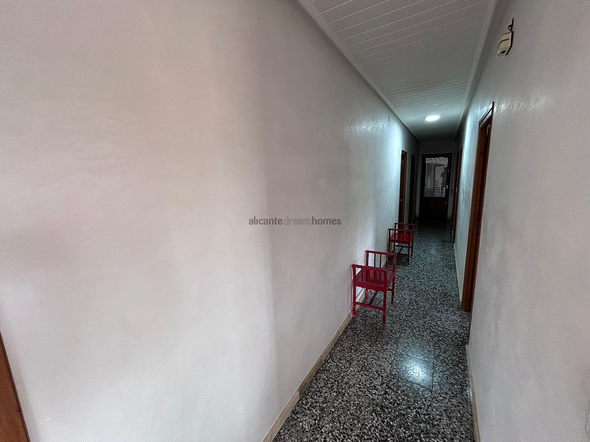 Resale - 6 Bedroom 2 Bathroom Villa in Monóvar -  - Alicante
