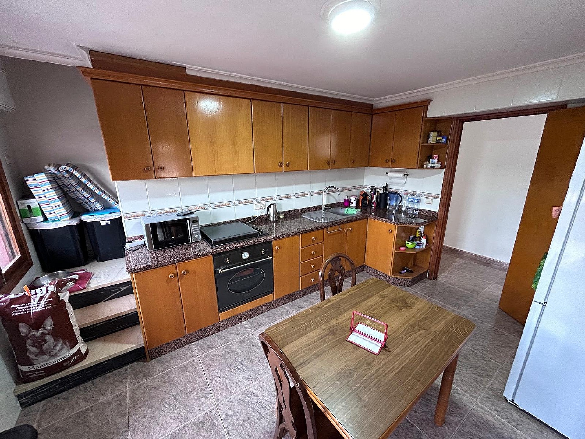 Resale - 6 Bedroom 2 Bathroom Villa in Monóvar -  - Alicante