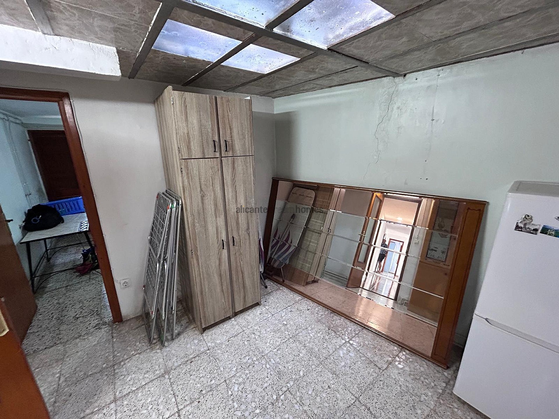 Resale - 6 Bedroom 2 Bathroom Villa in Monóvar -  - Alicante