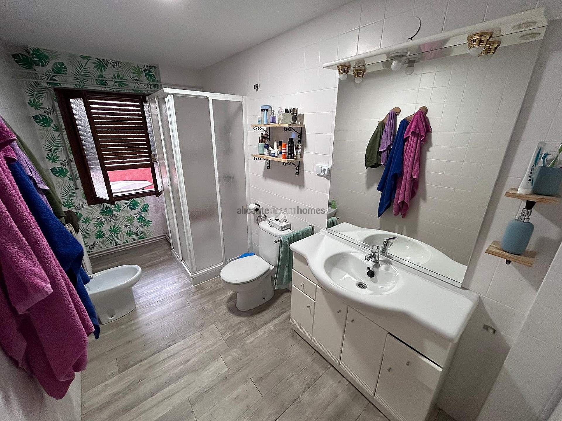 Resale - 6 Bedroom 2 Bathroom Villa in Monóvar -  - Alicante