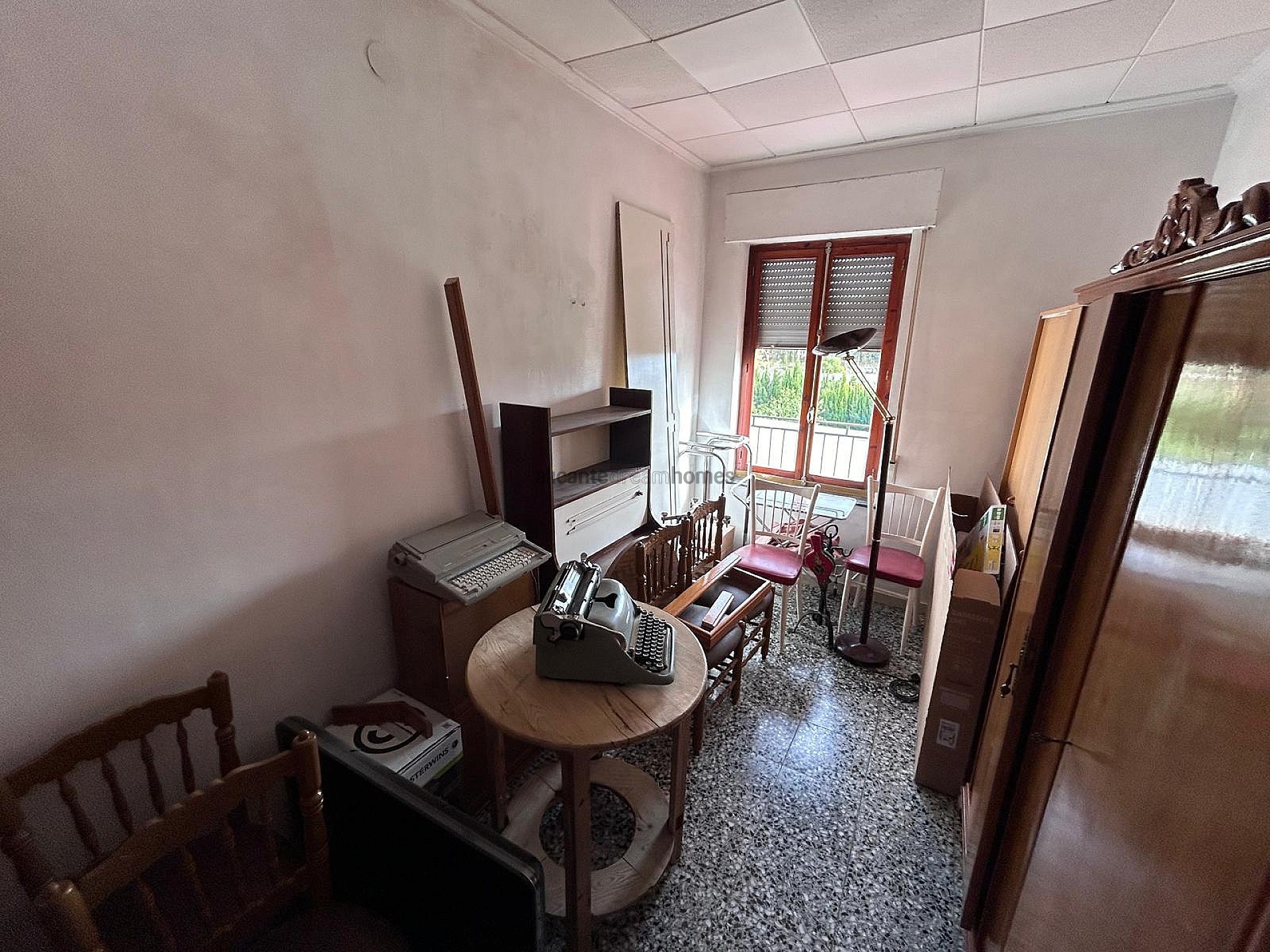 Resale - 6 Bedroom 2 Bathroom Villa in Monóvar -  - Alicante