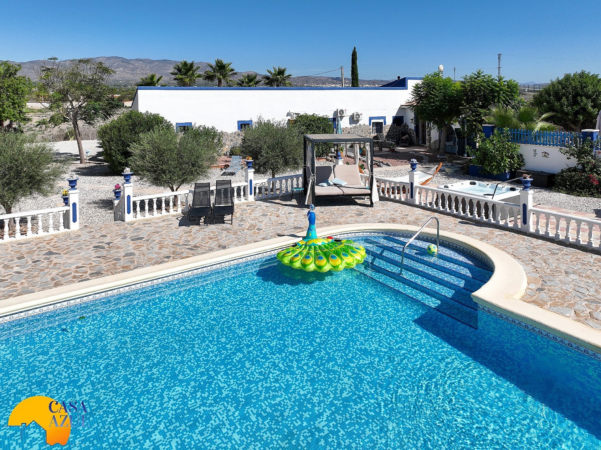 Resale - 6 Bedroom 5 Bathroom Finca in Catral -  - Alicante