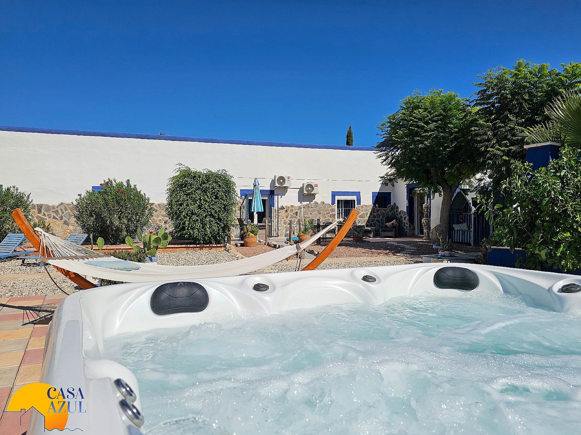 Resale - 6 Bedroom 5 Bathroom Finca in Catral -  - Alicante