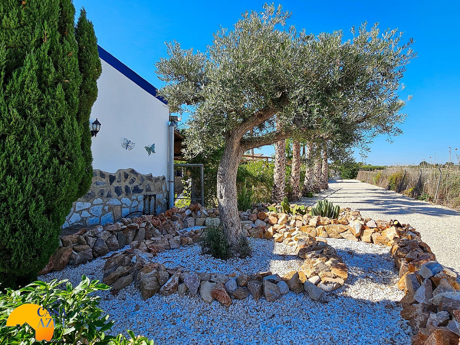 Resale - 6 Bedroom 5 Bathroom Finca in Catral -  - Alicante