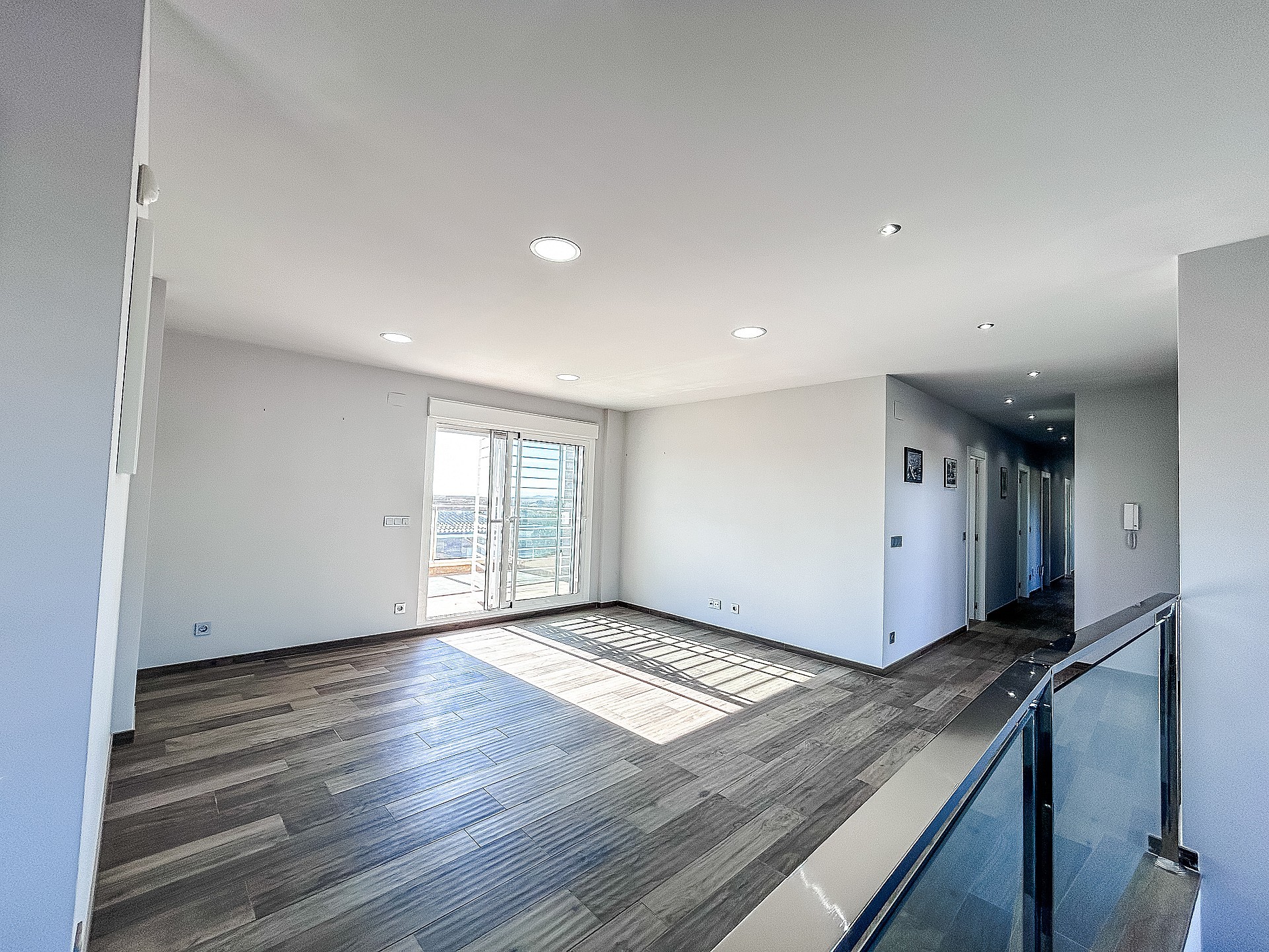 Resale - 8 Bedroom 7 Bathroom Villa in Crevillente -  - Alicante