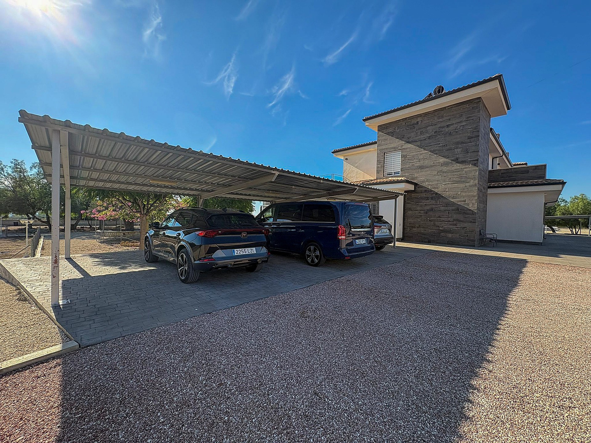 Resale - 8 Bedroom 7 Bathroom Villa in Crevillente -  - Alicante