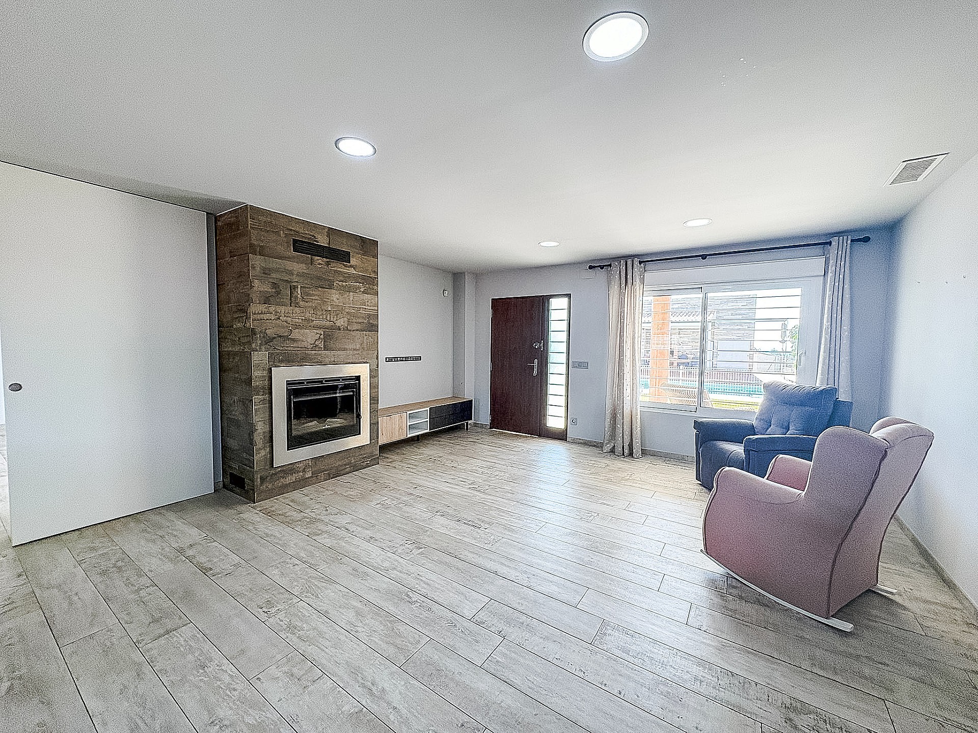 Resale - 8 Bedroom 7 Bathroom Villa in Crevillente -  - Alicante