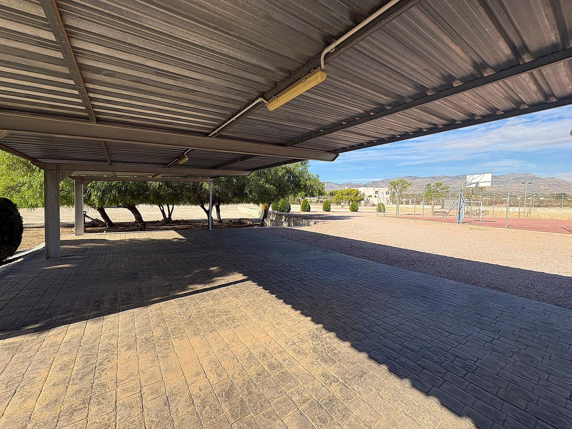 Resale - 8 Bedroom 7 Bathroom Villa in Crevillente -  - Alicante